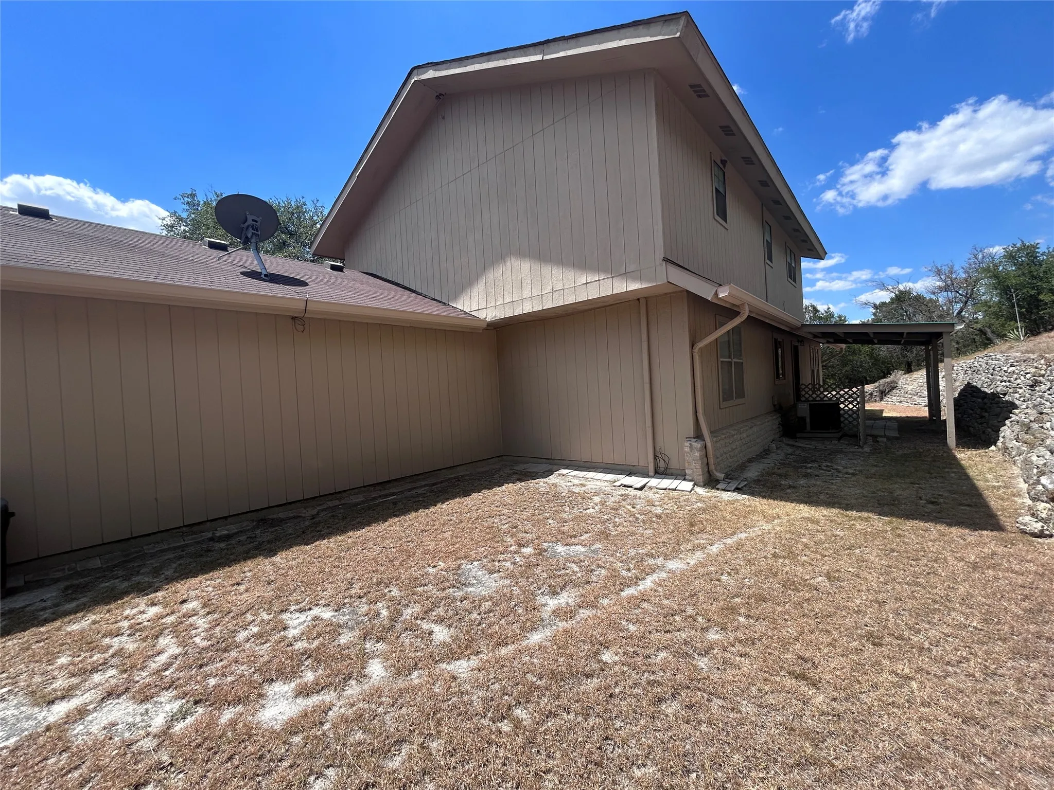 Single Family Residence For Sale in Hood County , 7600 Lipan Highway, Lipan, Texas 76462, 3 Bedroom, 3 Bathroom, 2 Garage spaces, 2,291 Sqft, built in 1993, mls#21376730, Real Estate Agent in Lipan, Homes For Sale in Hood county, Homes For Sale in Lipan, Realtor in Lipan Texas, Real Estate Brokerage Independent Realty Texas, Luminita Cordes Realtor