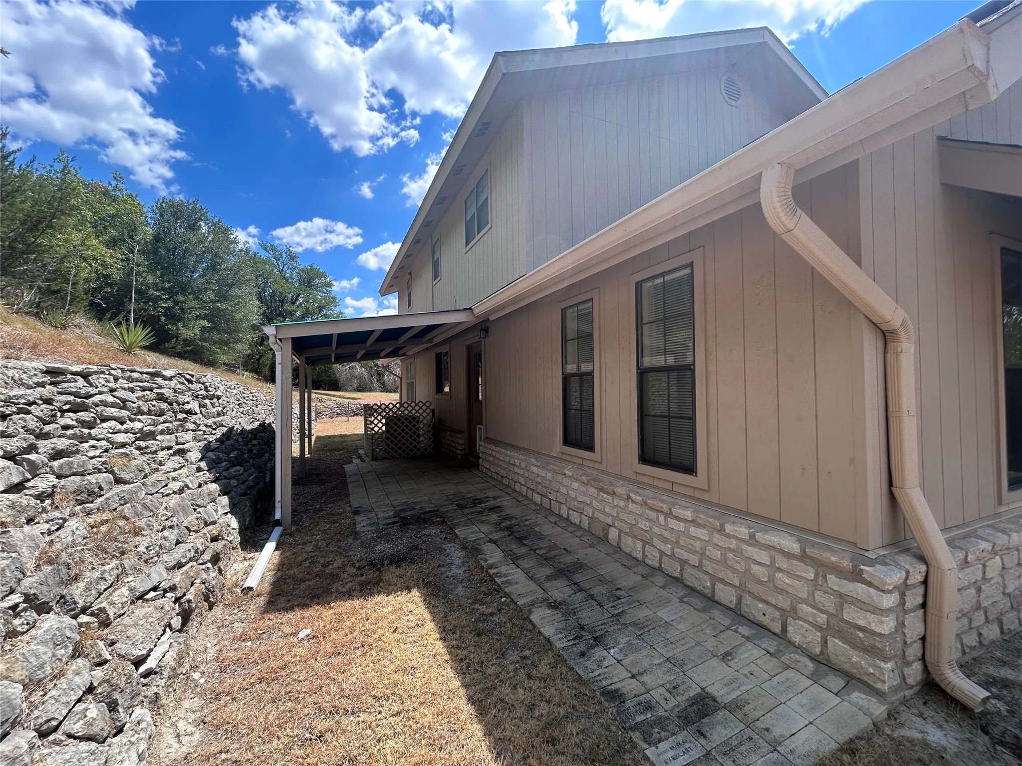 Single Family Residence For Sale in Hood County , 7600 Lipan Highway, Lipan, Texas 76462, 3 Bedroom, 3 Bathroom, 2 Garage spaces, 2,291 Sqft, built in 1993, mls#21376730, Real Estate Agent in Lipan, Homes For Sale in Hood county, Homes For Sale in Lipan, Realtor in Lipan Texas, Real Estate Brokerage Independent Realty Texas, Luminita Cordes Realtor