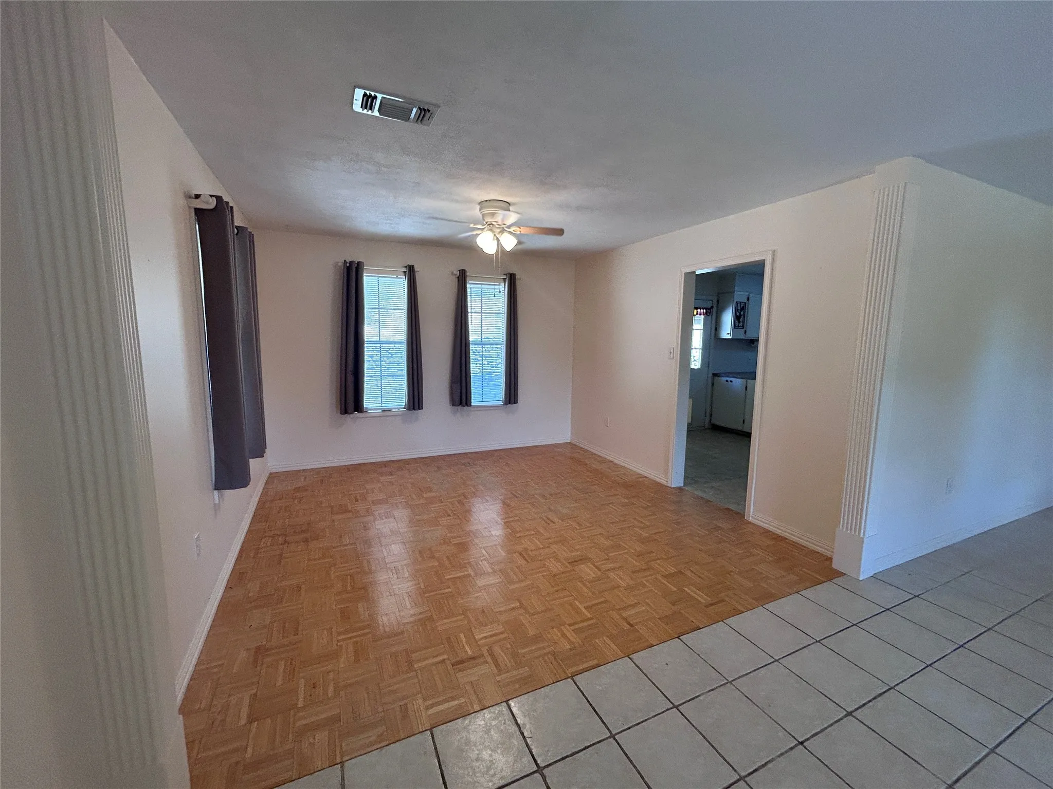 Single Family Residence For Sale in Hood County , 7600 Lipan Highway, Lipan, Texas 76462, 3 Bedroom, 3 Bathroom, 2 Garage spaces, 2,291 Sqft, built in 1993, mls#21376730, Real Estate Agent in Lipan, Homes For Sale in Hood county, Homes For Sale in Lipan, Realtor in Lipan Texas, Real Estate Brokerage Independent Realty Texas, Luminita Cordes Realtor