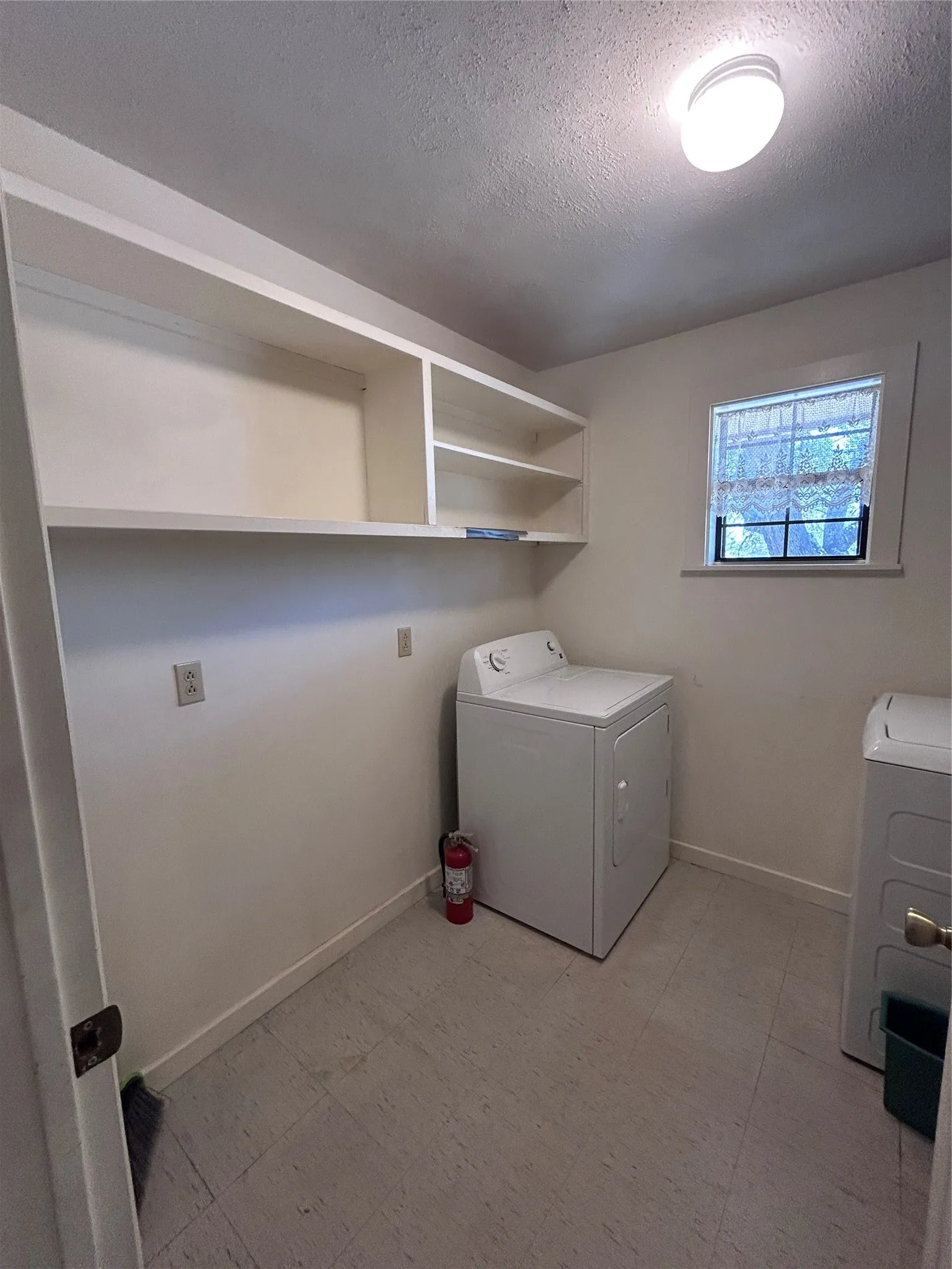 Single Family Residence For Sale in Hood County , 7600 Lipan Highway, Lipan, Texas 76462, 3 Bedroom, 3 Bathroom, 2 Garage spaces, 2,291 Sqft, built in 1993, mls#21376730, Real Estate Agent in Lipan, Homes For Sale in Hood county, Homes For Sale in Lipan, Realtor in Lipan Texas, Real Estate Brokerage Independent Realty Texas, Luminita Cordes Realtor