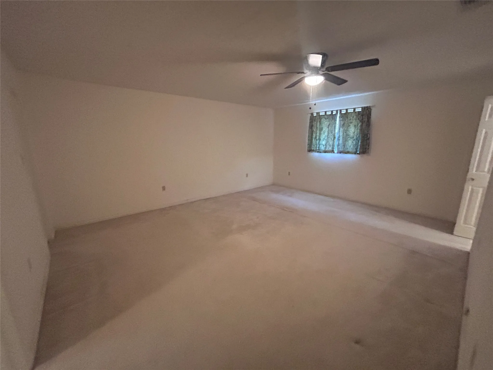Single Family Residence For Sale in Hood County , 7600 Lipan Highway, Lipan, Texas 76462, 3 Bedroom, 3 Bathroom, 2 Garage spaces, 2,291 Sqft, built in 1993, mls#21376730, Real Estate Agent in Lipan, Homes For Sale in Hood county, Homes For Sale in Lipan, Realtor in Lipan Texas, Real Estate Brokerage Independent Realty Texas, Luminita Cordes Realtor