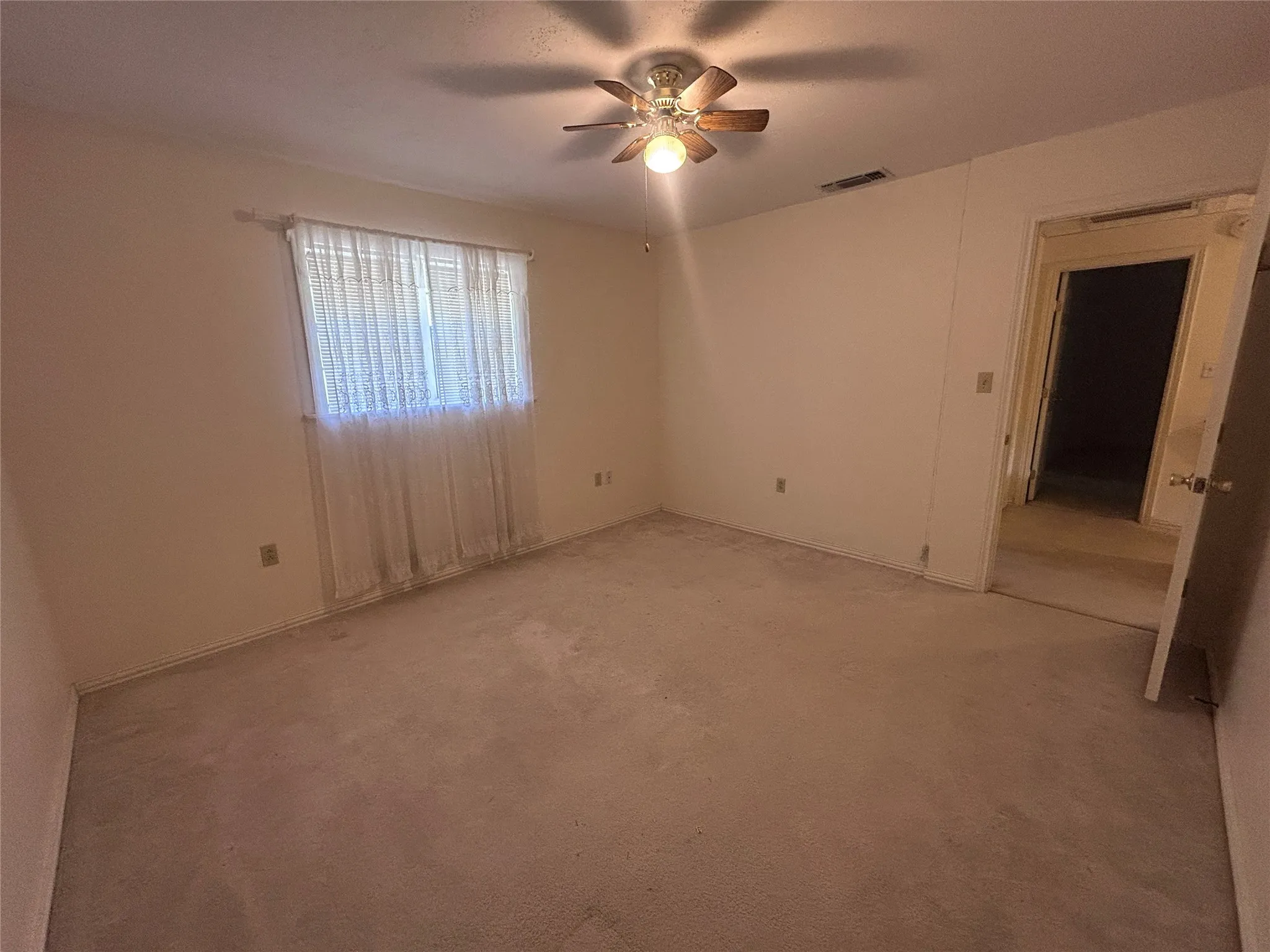 Single Family Residence For Sale in Hood County , 7600 Lipan Highway, Lipan, Texas 76462, 3 Bedroom, 3 Bathroom, 2 Garage spaces, 2,291 Sqft, built in 1993, mls#21376730, Real Estate Agent in Lipan, Homes For Sale in Hood county, Homes For Sale in Lipan, Realtor in Lipan Texas, Real Estate Brokerage Independent Realty Texas, Luminita Cordes Realtor