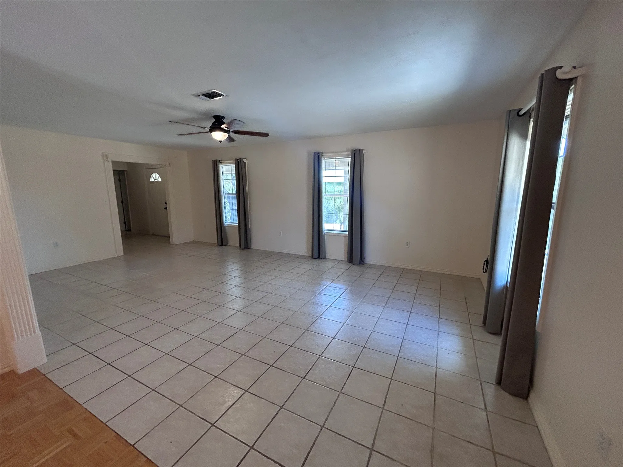 Single Family Residence For Sale in Hood County , 7600 Lipan Highway, Lipan, Texas 76462, 3 Bedroom, 3 Bathroom, 2 Garage spaces, 2,291 Sqft, built in 1993, mls#21376730, Real Estate Agent in Lipan, Homes For Sale in Hood county, Homes For Sale in Lipan, Realtor in Lipan Texas, Real Estate Brokerage Independent Realty Texas, Luminita Cordes Realtor
