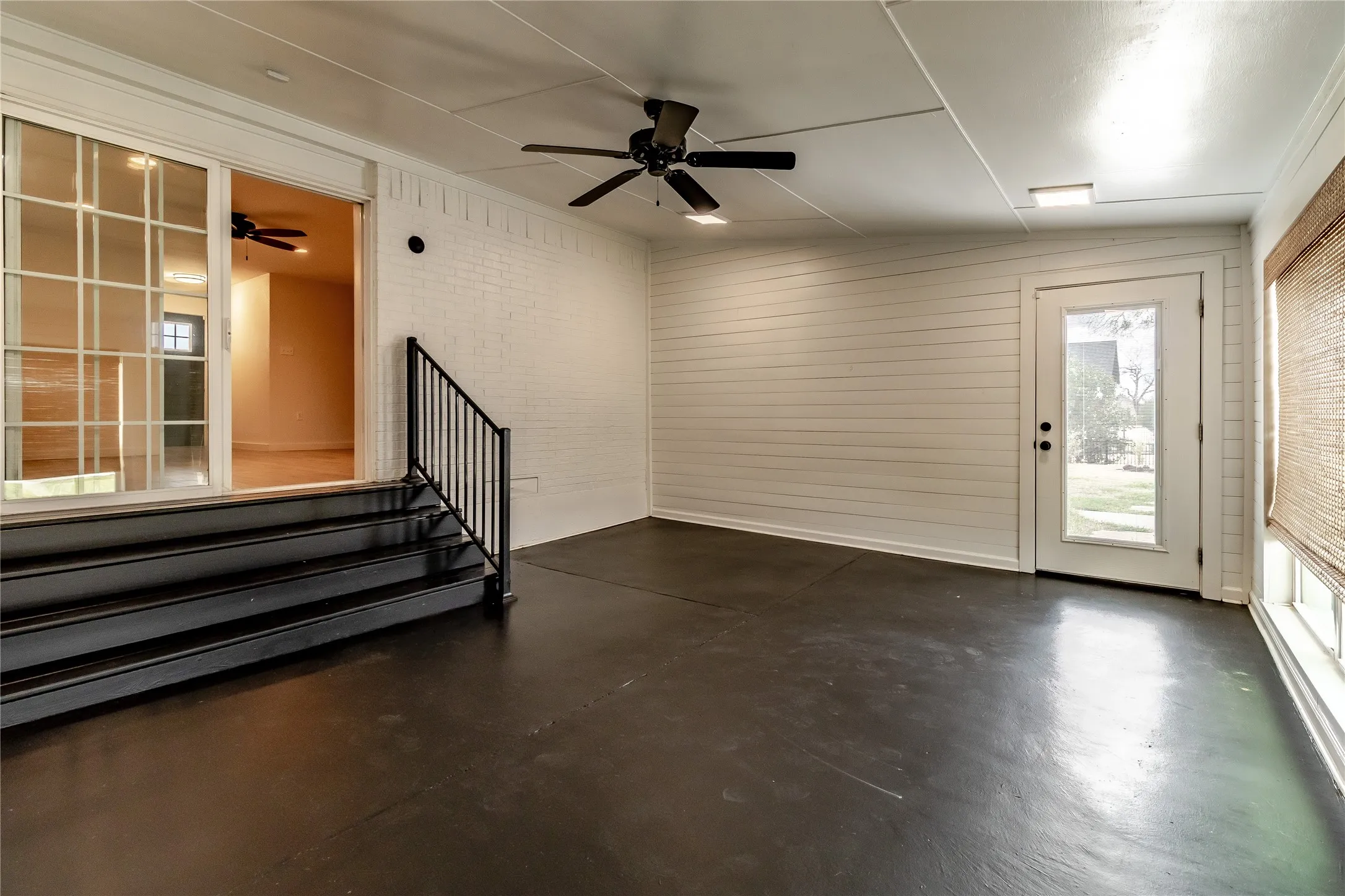 Single Family Residence For Sale in Rockwall County , 818 E Heath Street, Rockwall, Texas 75087, 3 Bedroom, 2 Bathroom, 1 Garage spaces, 1,376 Sqft, built in 1979, mls#21375378, Real Estate Agent in Rockwall, Homes For Sale in Rockwall county, Homes For Sale in Rockwall, Realtor in Rockwall Texas, Real Estate Brokerage Independent Realty Texas, Luminita Cordes Realtor