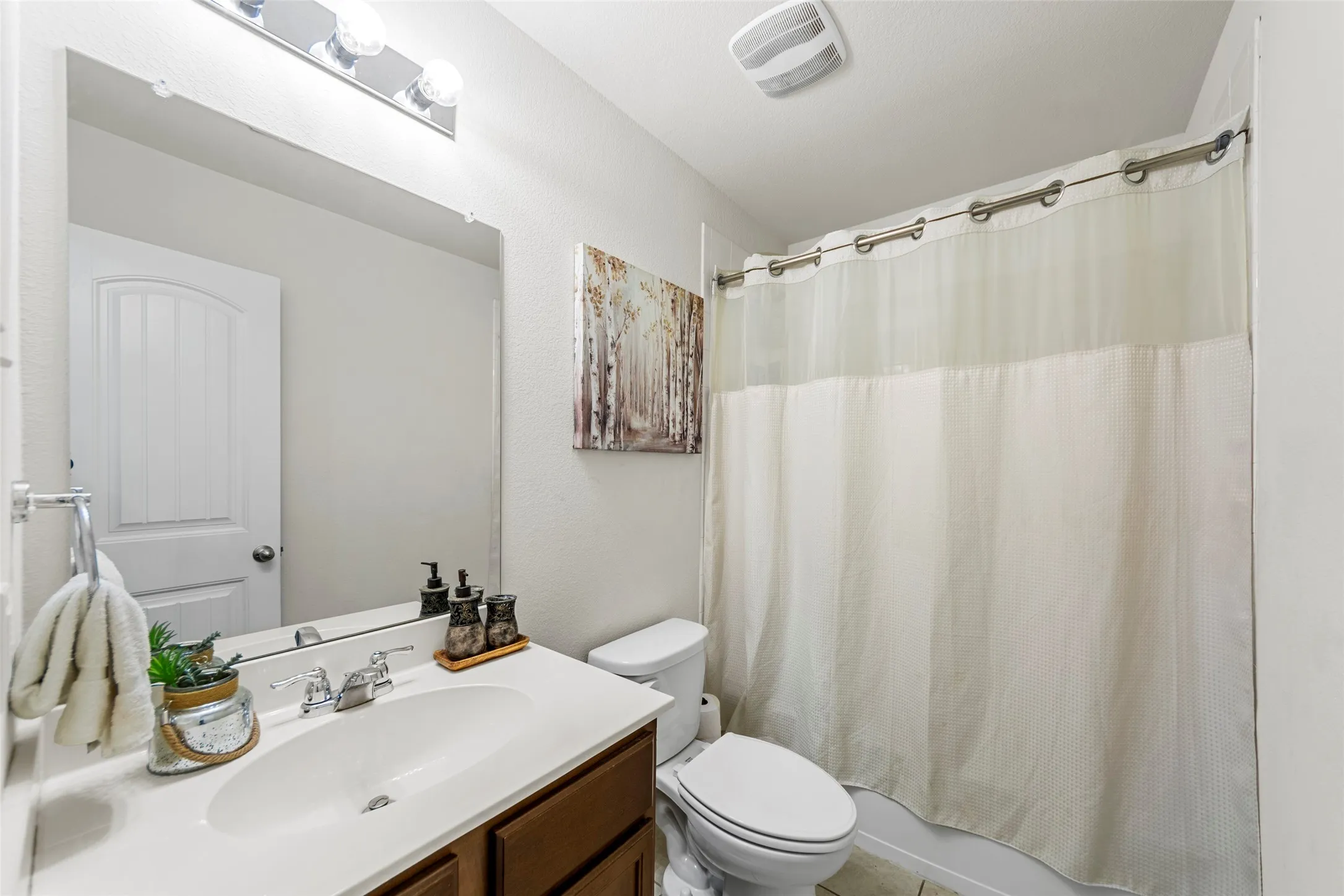 Single Family Residence For Sale in Collin County , 901 Opal Path, Princeton, Texas 75407, 4 Bedroom, 2 Bathroom, 2 Garage spaces, 2,074 Sqft, built in 2018, mls#21376669, Real Estate Agent in Princeton, Homes For Sale in Collin county, Homes For Sale in Princeton, Realtor in Princeton Texas, Real Estate Brokerage Independent Realty Texas, Luminita Cordes Realtor