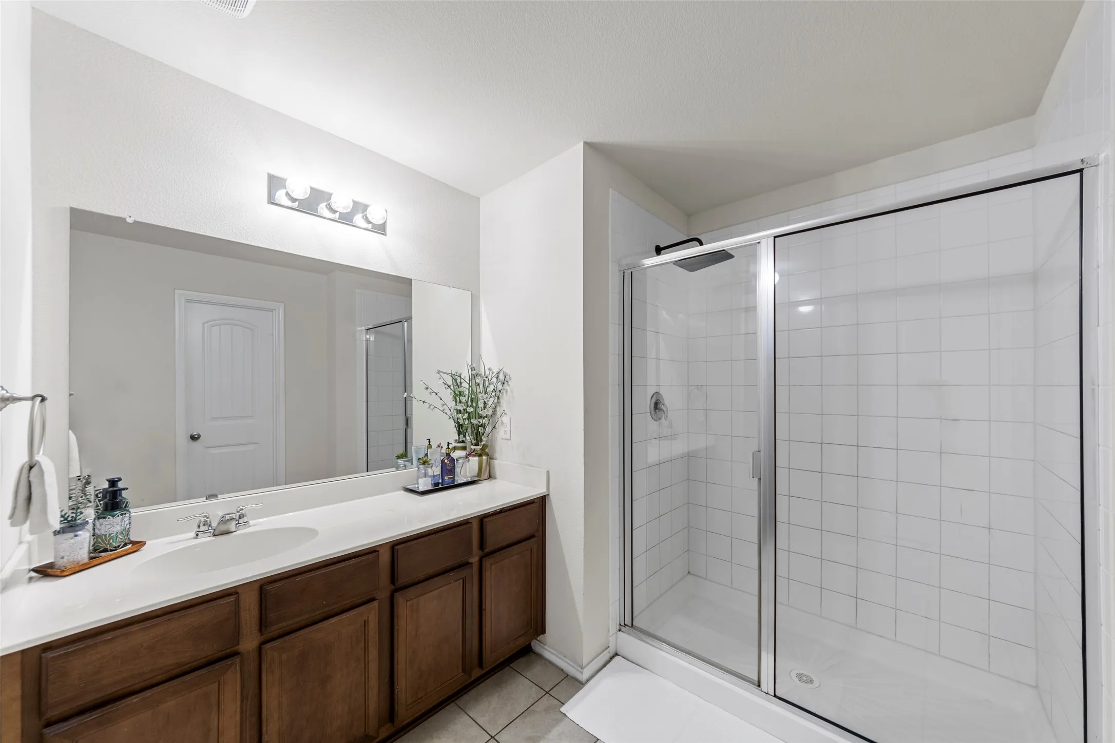 Single Family Residence For Sale in Collin County , 901 Opal Path, Princeton, Texas 75407, 4 Bedroom, 2 Bathroom, 2 Garage spaces, 2,074 Sqft, built in 2018, mls#21376669, Real Estate Agent in Princeton, Homes For Sale in Collin county, Homes For Sale in Princeton, Realtor in Princeton Texas, Real Estate Brokerage Independent Realty Texas, Luminita Cordes Realtor