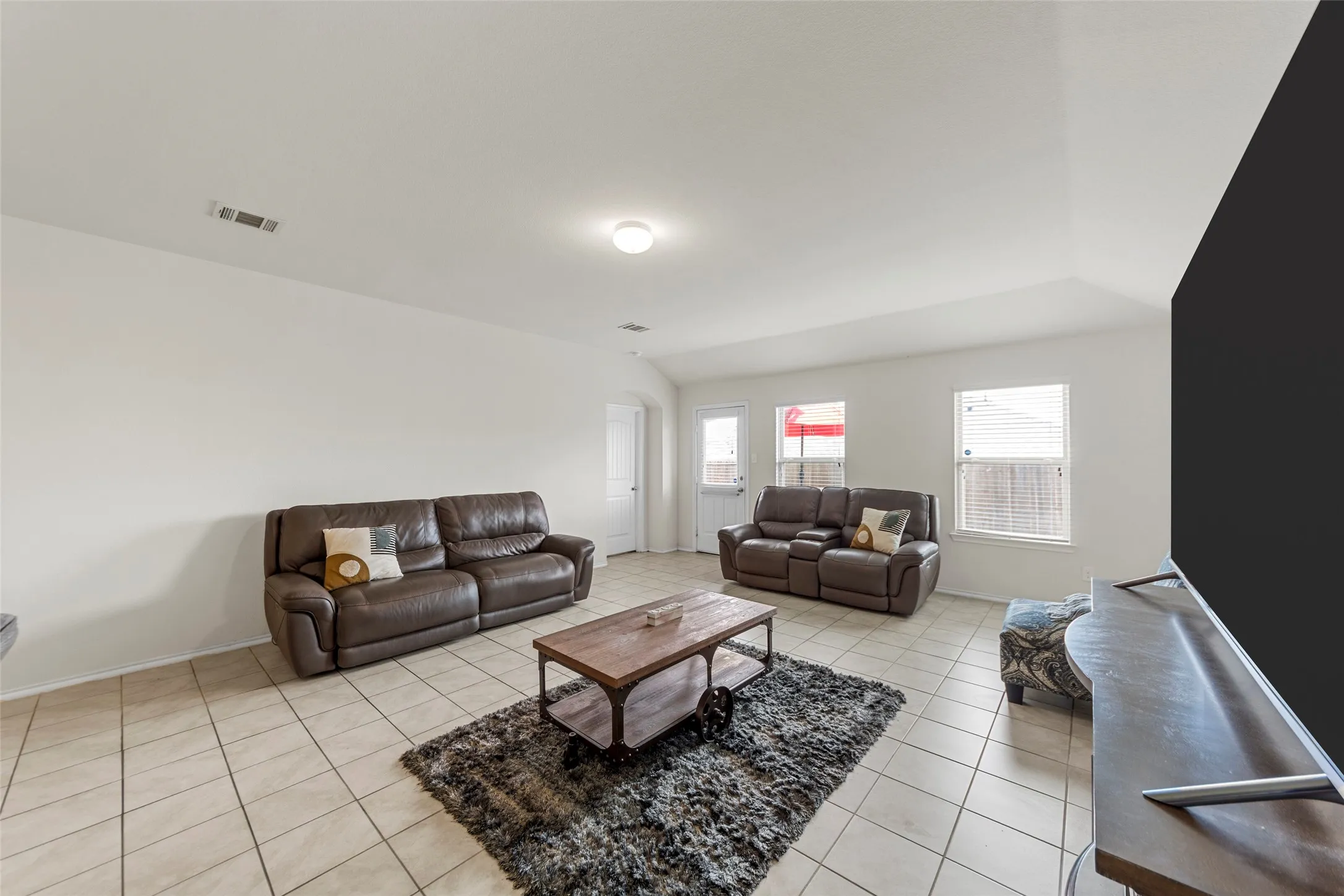 Single Family Residence For Sale in Collin County , 901 Opal Path, Princeton, Texas 75407, 4 Bedroom, 2 Bathroom, 2 Garage spaces, 2,074 Sqft, built in 2018, mls#21376669, Real Estate Agent in Princeton, Homes For Sale in Collin county, Homes For Sale in Princeton, Realtor in Princeton Texas, Real Estate Brokerage Independent Realty Texas, Luminita Cordes Realtor