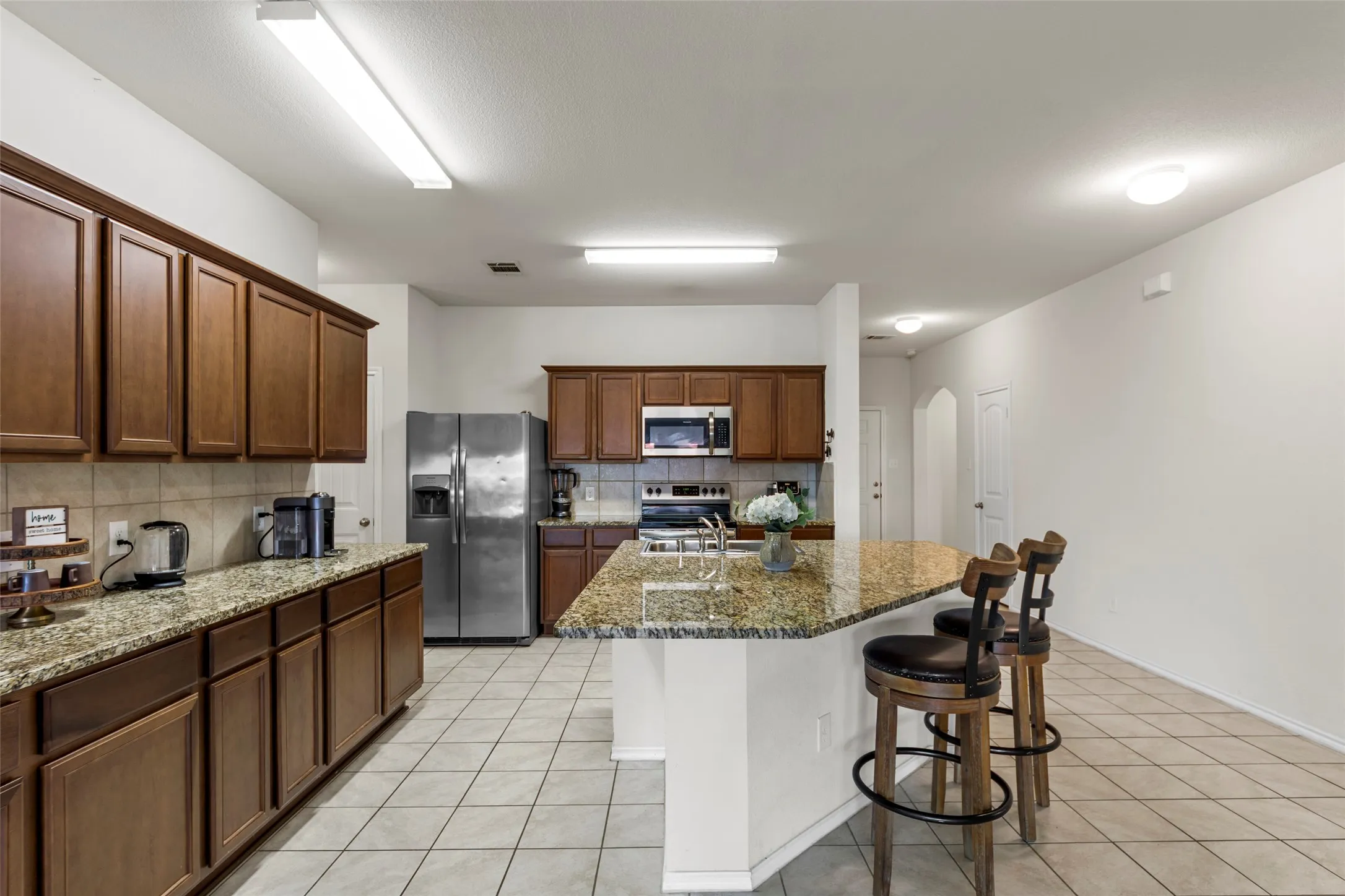 Single Family Residence For Sale in Collin County , 901 Opal Path, Princeton, Texas 75407, 4 Bedroom, 2 Bathroom, 2 Garage spaces, 2,074 Sqft, built in 2018, mls#21376669, Real Estate Agent in Princeton, Homes For Sale in Collin county, Homes For Sale in Princeton, Realtor in Princeton Texas, Real Estate Brokerage Independent Realty Texas, Luminita Cordes Realtor