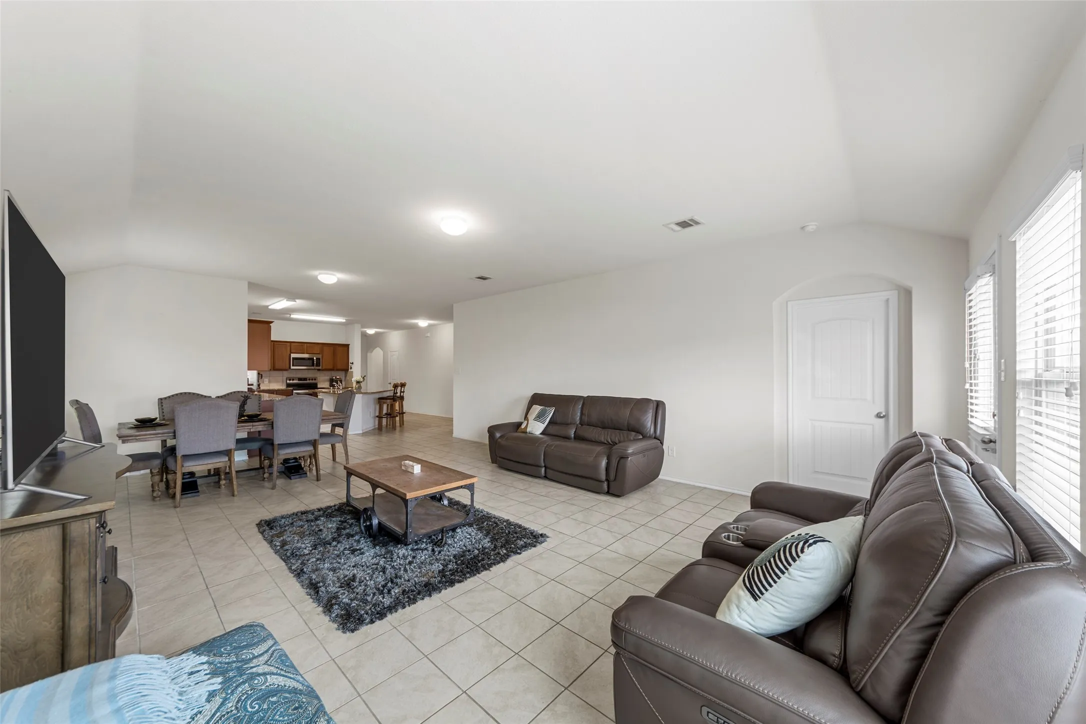 Single Family Residence For Sale in Collin County , 901 Opal Path, Princeton, Texas 75407, 4 Bedroom, 2 Bathroom, 2 Garage spaces, 2,074 Sqft, built in 2018, mls#21376669, Real Estate Agent in Princeton, Homes For Sale in Collin county, Homes For Sale in Princeton, Realtor in Princeton Texas, Real Estate Brokerage Independent Realty Texas, Luminita Cordes Realtor