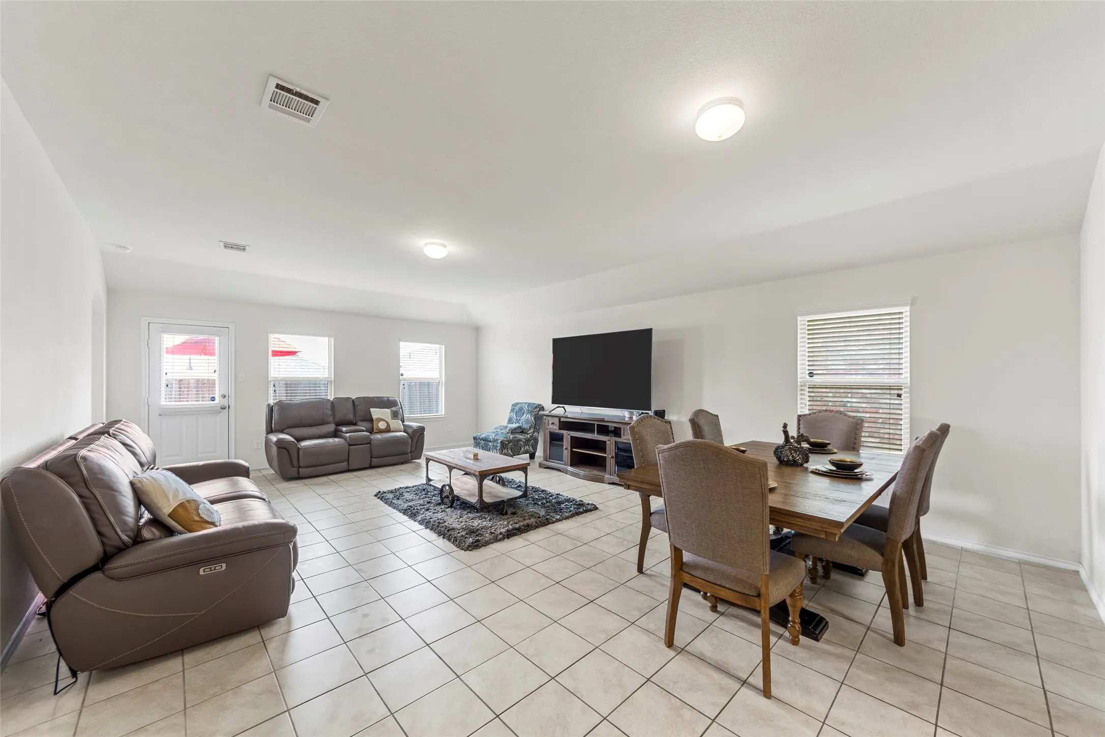Single Family Residence For Sale in Collin County , 901 Opal Path, Princeton, Texas 75407, 4 Bedroom, 2 Bathroom, 2 Garage spaces, 2,074 Sqft, built in 2018, mls#21376669, Real Estate Agent in Princeton, Homes For Sale in Collin county, Homes For Sale in Princeton, Realtor in Princeton Texas, Real Estate Brokerage Independent Realty Texas, Luminita Cordes Realtor