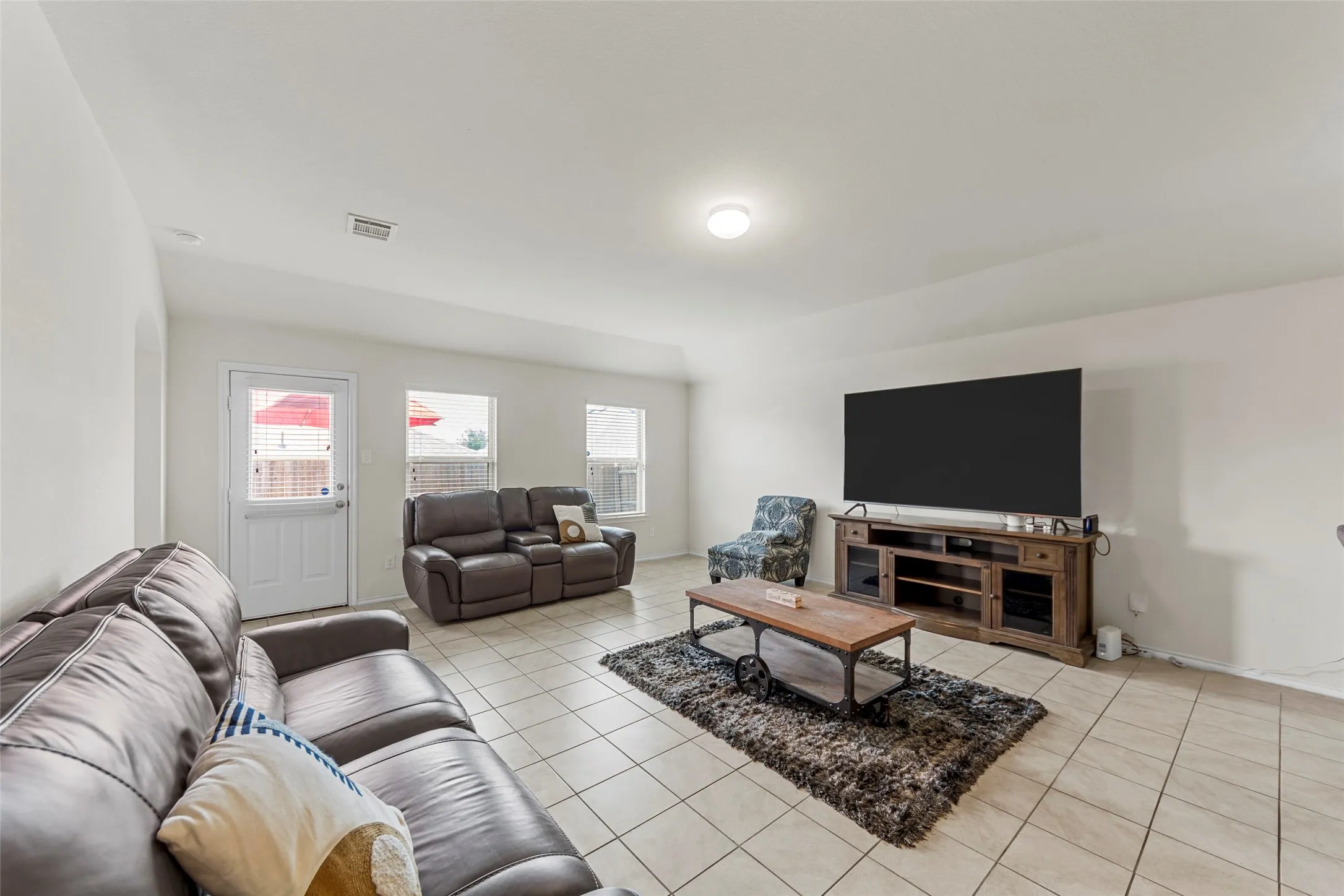 Single Family Residence For Sale in Collin County , 901 Opal Path, Princeton, Texas 75407, 4 Bedroom, 2 Bathroom, 2 Garage spaces, 2,074 Sqft, built in 2018, mls#21376669, Real Estate Agent in Princeton, Homes For Sale in Collin county, Homes For Sale in Princeton, Realtor in Princeton Texas, Real Estate Brokerage Independent Realty Texas, Luminita Cordes Realtor