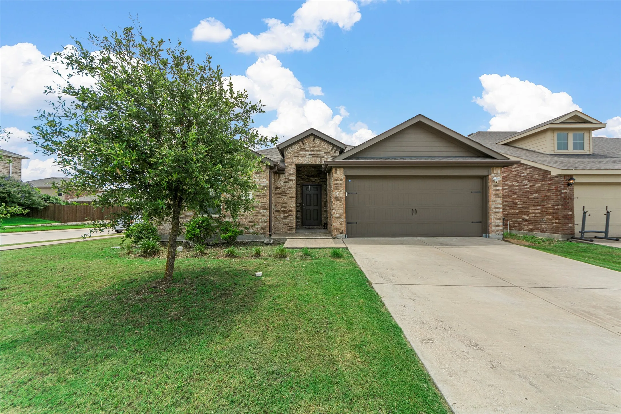 Single Family Residence For Sale in Collin County , 901 Opal Path, Princeton, Texas 75407, 4 Bedroom, 2 Bathroom, 2 Garage spaces, 2,074 Sqft, built in 2018, mls#21376669, Real Estate Agent in Princeton, Homes For Sale in Collin county, Homes For Sale in Princeton, Realtor in Princeton Texas, Real Estate Brokerage Independent Realty Texas, Luminita Cordes Realtor