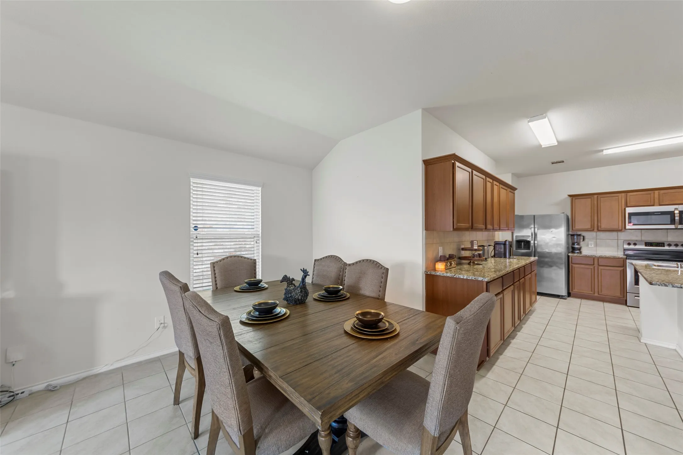Single Family Residence For Sale in Collin County , 901 Opal Path, Princeton, Texas 75407, 4 Bedroom, 2 Bathroom, 2 Garage spaces, 2,074 Sqft, built in 2018, mls#21376669, Real Estate Agent in Princeton, Homes For Sale in Collin county, Homes For Sale in Princeton, Realtor in Princeton Texas, Real Estate Brokerage Independent Realty Texas, Luminita Cordes Realtor
