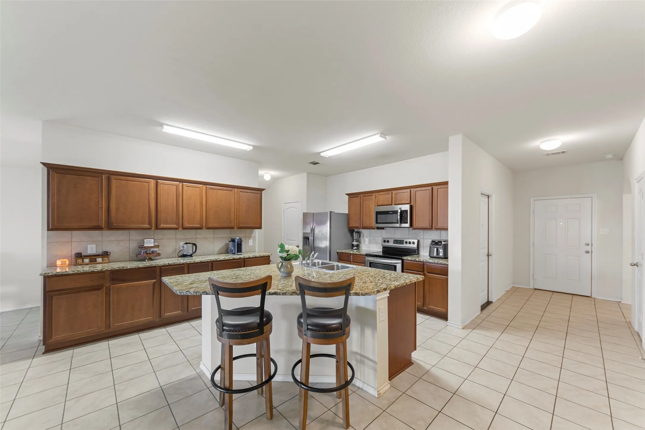 Single Family Residence For Sale in Collin County , 901 Opal Path, Princeton, Texas 75407, 4 Bedroom, 2 Bathroom, 2 Garage spaces, 2,074 Sqft, built in 2018, mls#21376669, Real Estate Agent in Princeton, Homes For Sale in Collin county, Homes For Sale in Princeton, Realtor in Princeton Texas, Real Estate Brokerage Independent Realty Texas, Luminita Cordes Realtor