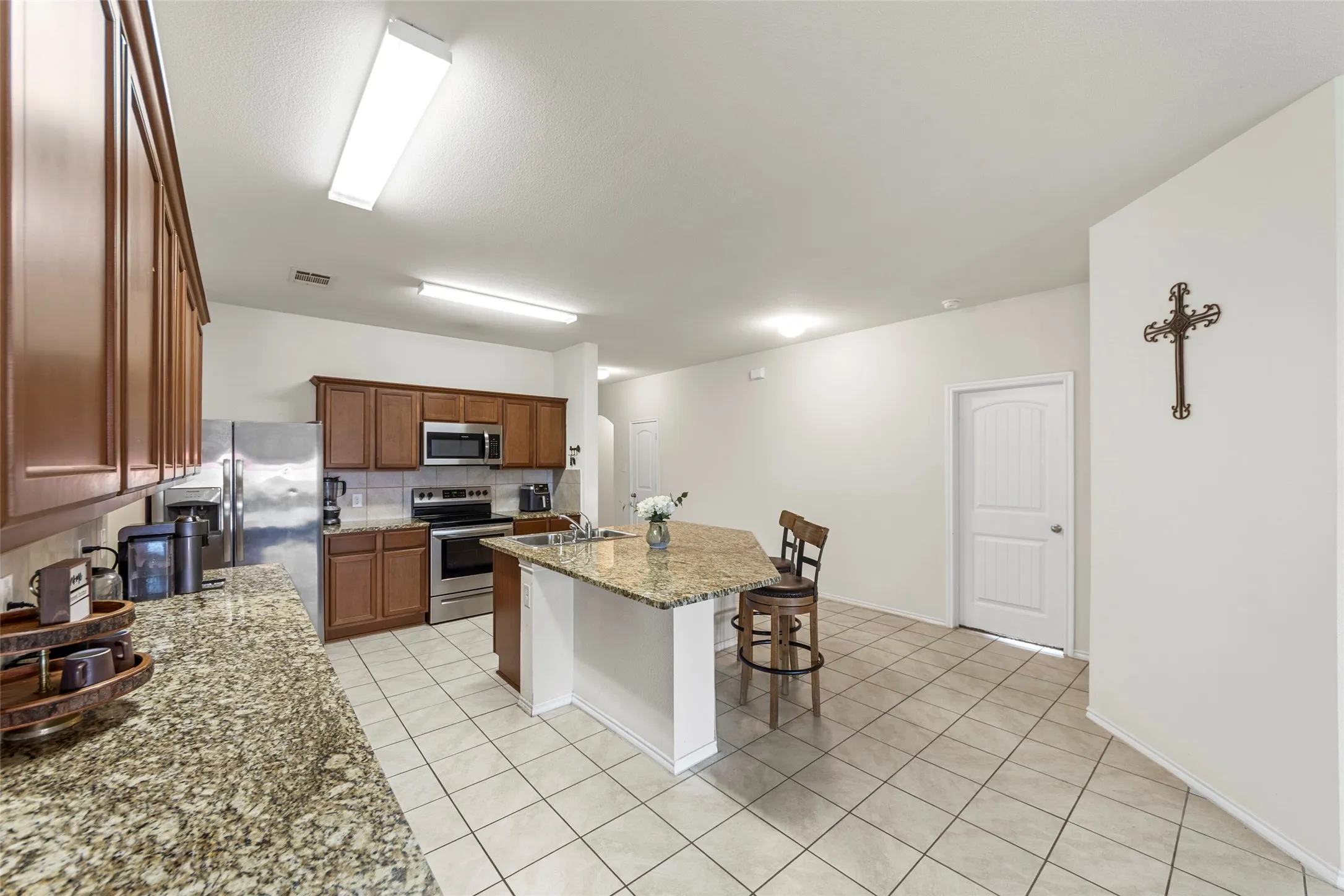 Single Family Residence For Sale in Collin County , 901 Opal Path, Princeton, Texas 75407, 4 Bedroom, 2 Bathroom, 2 Garage spaces, 2,074 Sqft, built in 2018, mls#21376669, Real Estate Agent in Princeton, Homes For Sale in Collin county, Homes For Sale in Princeton, Realtor in Princeton Texas, Real Estate Brokerage Independent Realty Texas, Luminita Cordes Realtor