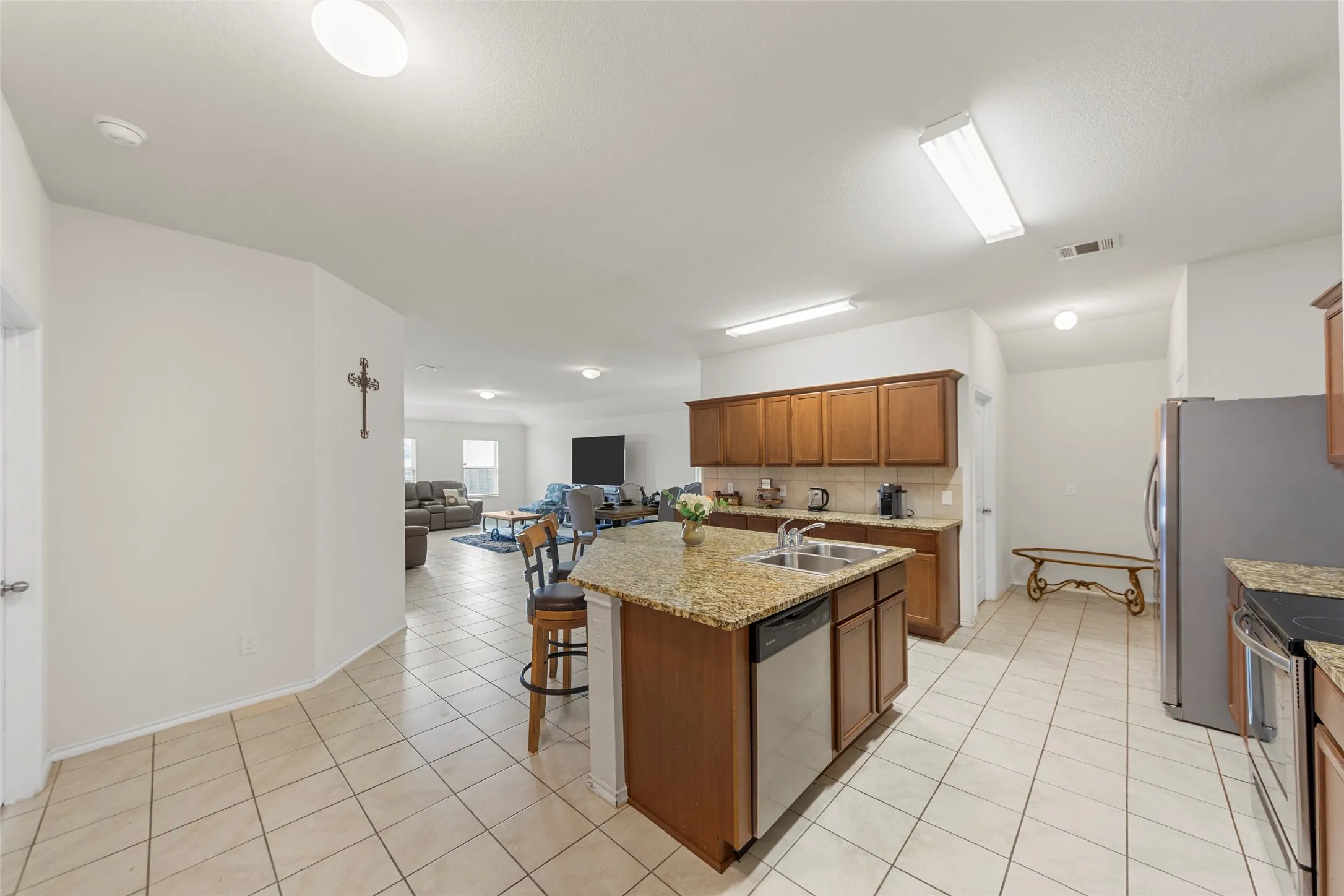 Single Family Residence For Sale in Collin County , 901 Opal Path, Princeton, Texas 75407, 4 Bedroom, 2 Bathroom, 2 Garage spaces, 2,074 Sqft, built in 2018, mls#21376669, Real Estate Agent in Princeton, Homes For Sale in Collin county, Homes For Sale in Princeton, Realtor in Princeton Texas, Real Estate Brokerage Independent Realty Texas, Luminita Cordes Realtor