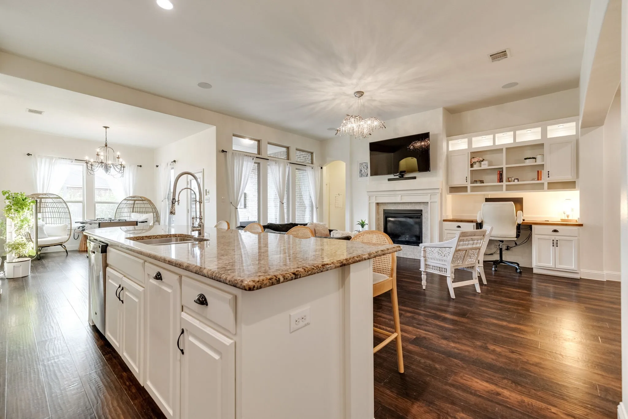 Single Family Residence For Sale in Collin County , 716 Allbright Road, Celina, Texas 75009, 4 Bedroom, 3 Bathroom, 2 Garage spaces, 2,792 Sqft, built in 2015, mls#21376748, Real Estate Agent in Celina, Homes For Sale in Collin county, Homes For Sale in Celina, Realtor in Celina Texas, Real Estate Brokerage Independent Realty Texas, Luminita Cordes Realtor