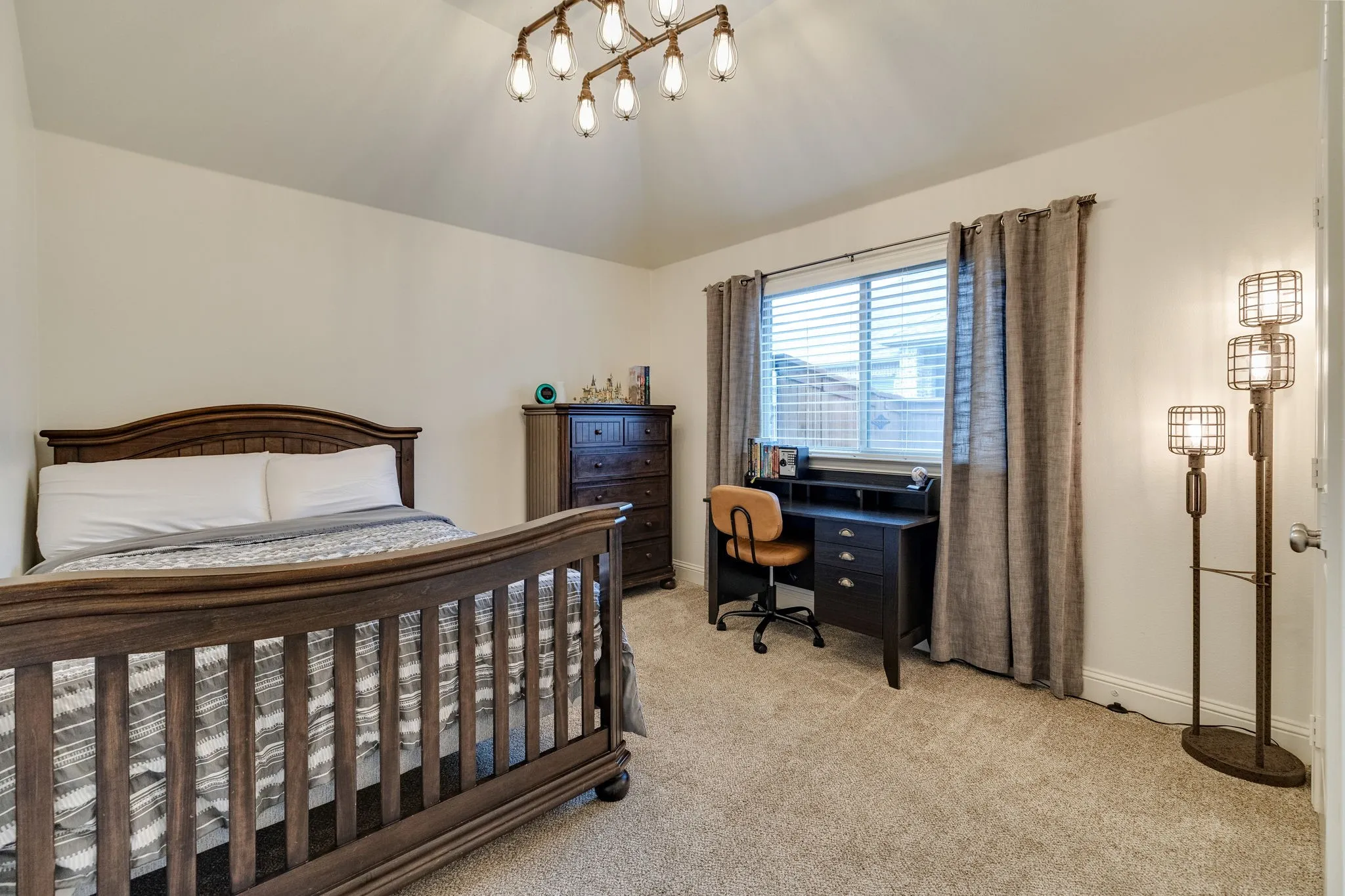 Single Family Residence For Sale in Collin County , 716 Allbright Road, Celina, Texas 75009, 4 Bedroom, 3 Bathroom, 2 Garage spaces, 2,792 Sqft, built in 2015, mls#21376748, Real Estate Agent in Celina, Homes For Sale in Collin county, Homes For Sale in Celina, Realtor in Celina Texas, Real Estate Brokerage Independent Realty Texas, Luminita Cordes Realtor