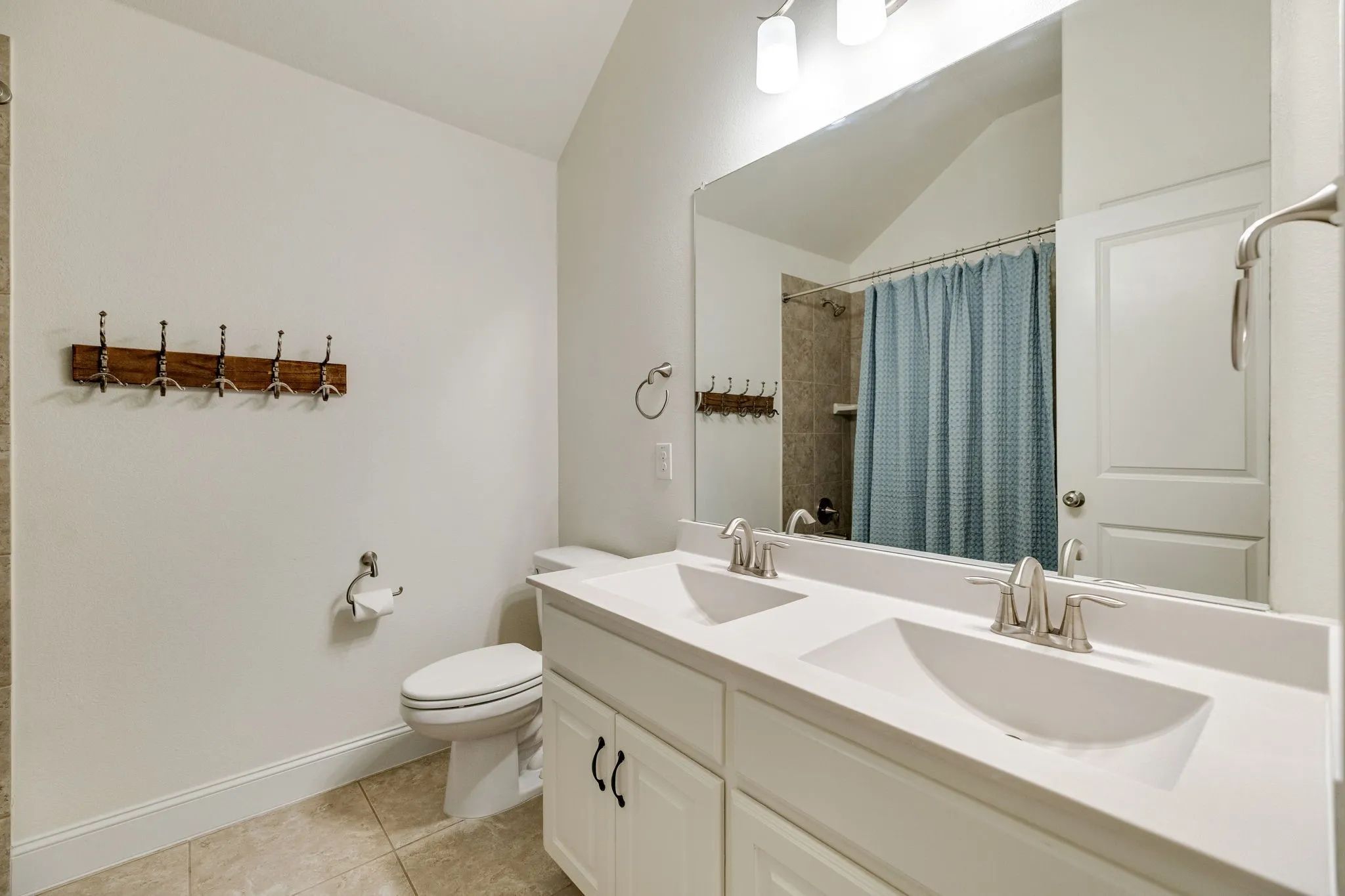 Single Family Residence For Sale in Collin County , 716 Allbright Road, Celina, Texas 75009, 4 Bedroom, 3 Bathroom, 2 Garage spaces, 2,792 Sqft, built in 2015, mls#21376748, Real Estate Agent in Celina, Homes For Sale in Collin county, Homes For Sale in Celina, Realtor in Celina Texas, Real Estate Brokerage Independent Realty Texas, Luminita Cordes Realtor