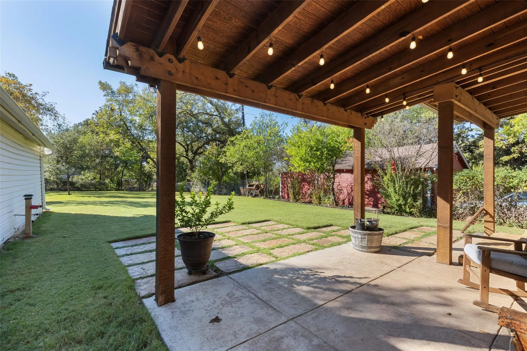 Single Family Residence For Rent in Tarrant County , 2304 Yucca Avenue, Fort Worth, Texas 76111, 3 Bedroom, 2 Bathroom, 2 Garage spaces, 1,714 Sqft, built in 1936, mls#21376768, Real Estate Agent in Fort Worth, Homes For Rent in Tarrant county, Homes For Rent in Fort Worth, Realtor in Fort Worth Texas, Real Estate Brokerage Independent Realty Texas, Luminita Cordes Realtor