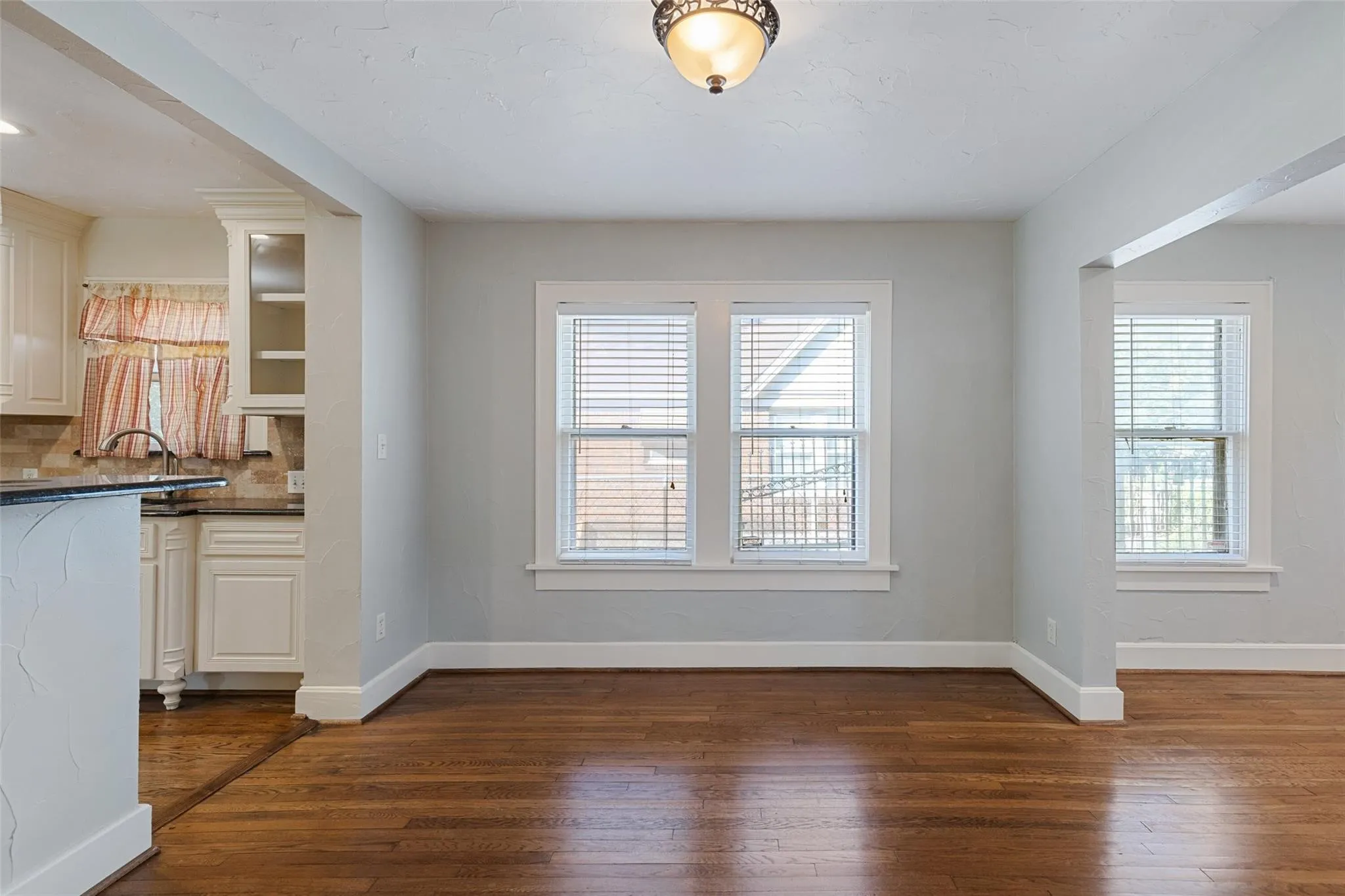 Single Family Residence For Rent in Tarrant County , 2304 Yucca Avenue, Fort Worth, Texas 76111, 3 Bedroom, 2 Bathroom, 2 Garage spaces, 1,714 Sqft, built in 1936, mls#21376768, Real Estate Agent in Fort Worth, Homes For Rent in Tarrant county, Homes For Rent in Fort Worth, Realtor in Fort Worth Texas, Real Estate Brokerage Independent Realty Texas, Luminita Cordes Realtor