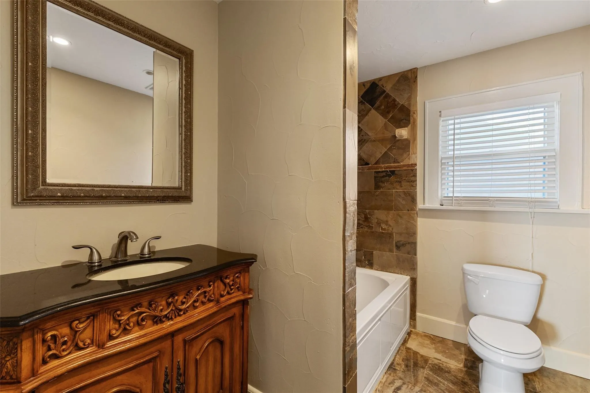 Single Family Residence For Rent in Tarrant County , 2304 Yucca Avenue, Fort Worth, Texas 76111, 3 Bedroom, 2 Bathroom, 2 Garage spaces, 1,714 Sqft, built in 1936, mls#21376768, Real Estate Agent in Fort Worth, Homes For Rent in Tarrant county, Homes For Rent in Fort Worth, Realtor in Fort Worth Texas, Real Estate Brokerage Independent Realty Texas, Luminita Cordes Realtor