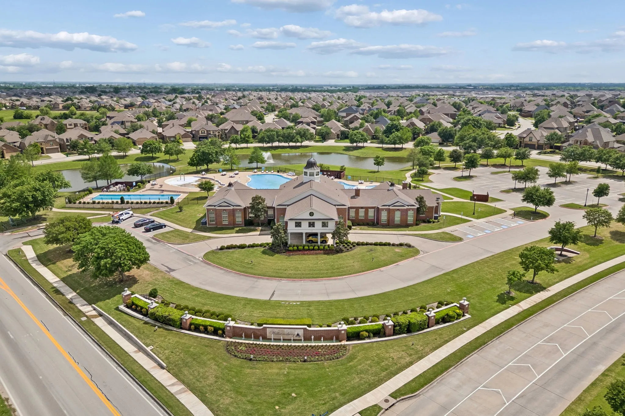 Single Family Residence For Sale in Rockwall County , 244 Jefferson Lane, Fate, Texas 75189, 4 Bedroom, 3 Bathroom, 3 Garage spaces, 2,858 Sqft, built in 2018, mls#21375535, Real Estate Agent in Fate, Homes For Sale in Rockwall county, Homes For Sale in Fate, Realtor in Fate Texas, Real Estate Brokerage Independent Realty Texas, Luminita Cordes Realtor