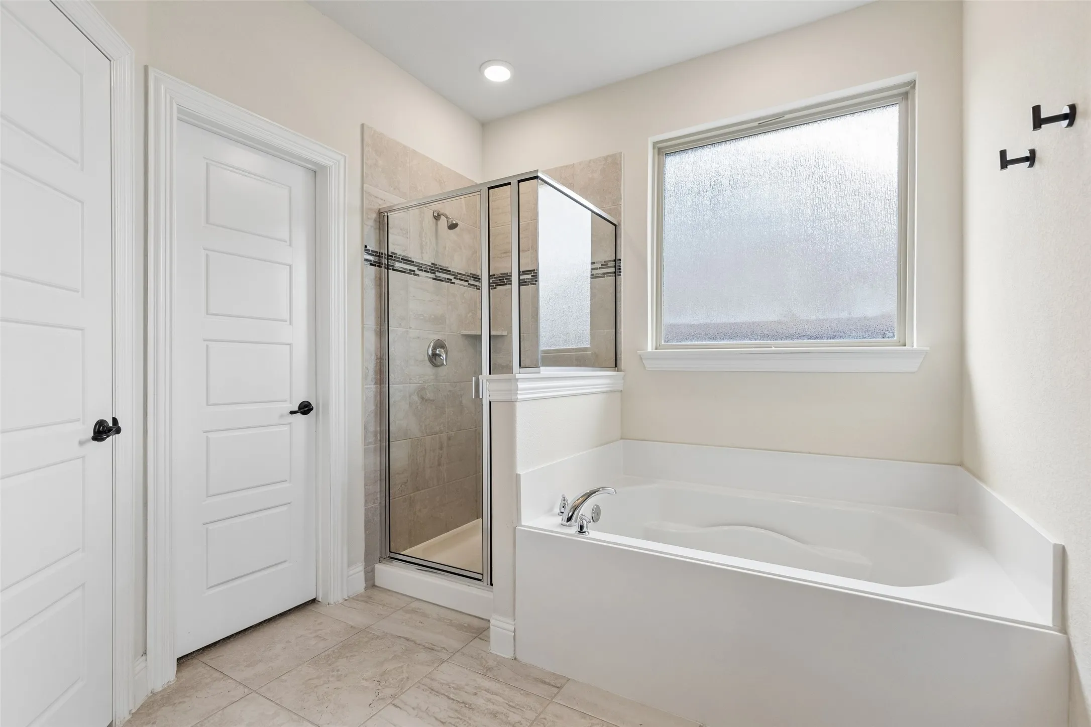 Single Family Residence For Sale in Rockwall County , 244 Jefferson Lane, Fate, Texas 75189, 4 Bedroom, 3 Bathroom, 3 Garage spaces, 2,858 Sqft, built in 2018, mls#21375535, Real Estate Agent in Fate, Homes For Sale in Rockwall county, Homes For Sale in Fate, Realtor in Fate Texas, Real Estate Brokerage Independent Realty Texas, Luminita Cordes Realtor
