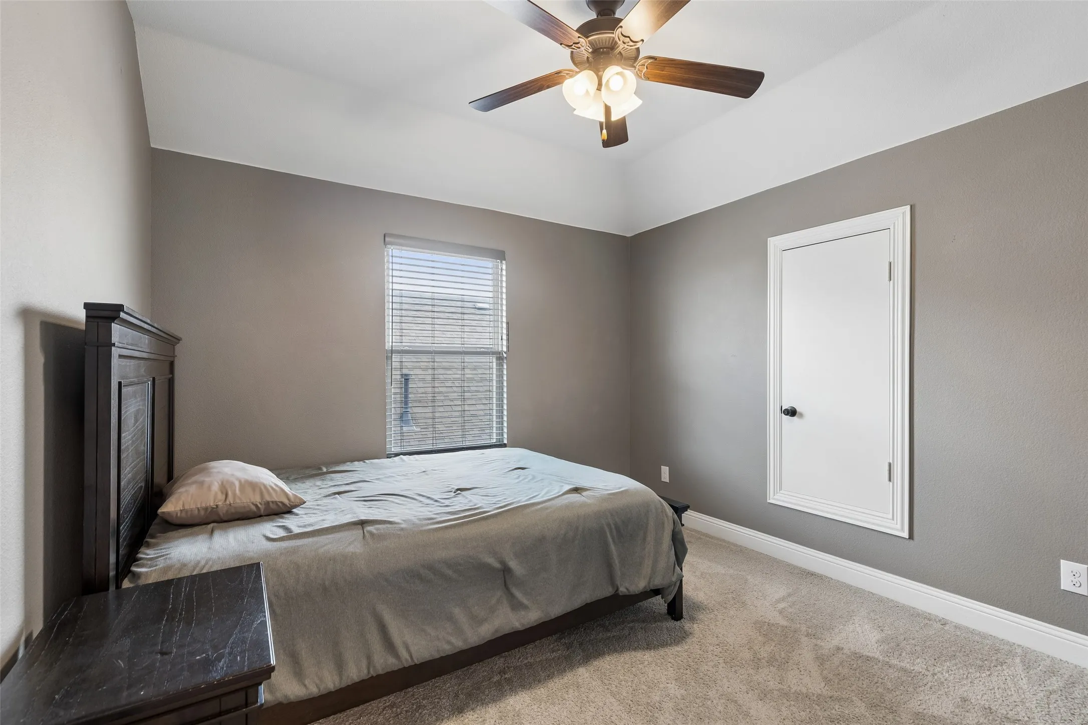 Single Family Residence For Sale in Rockwall County , 244 Jefferson Lane, Fate, Texas 75189, 4 Bedroom, 3 Bathroom, 3 Garage spaces, 2,858 Sqft, built in 2018, mls#21375535, Real Estate Agent in Fate, Homes For Sale in Rockwall county, Homes For Sale in Fate, Realtor in Fate Texas, Real Estate Brokerage Independent Realty Texas, Luminita Cordes Realtor