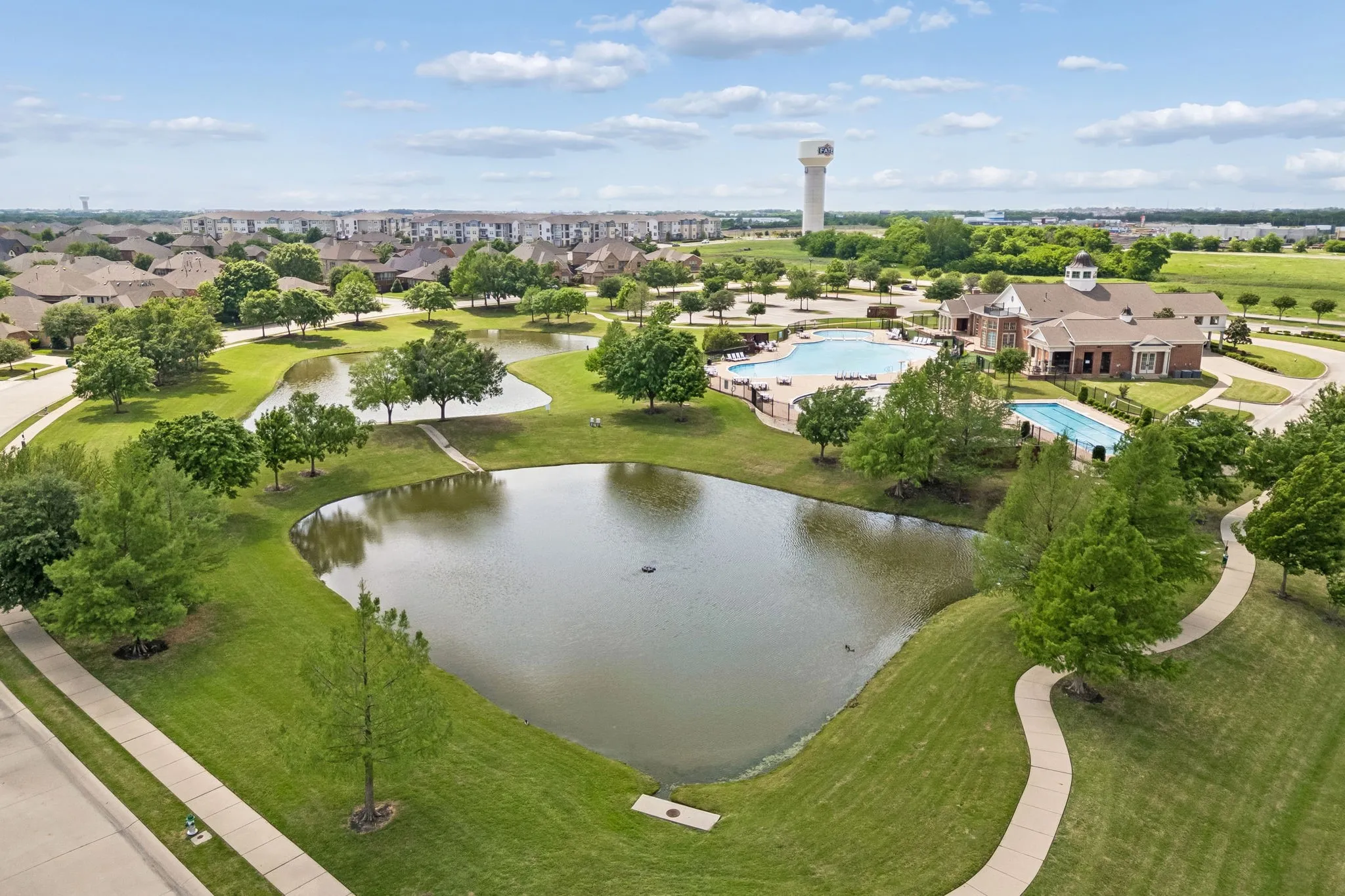 Single Family Residence For Sale in Rockwall County , 244 Jefferson Lane, Fate, Texas 75189, 4 Bedroom, 3 Bathroom, 3 Garage spaces, 2,858 Sqft, built in 2018, mls#21375535, Real Estate Agent in Fate, Homes For Sale in Rockwall county, Homes For Sale in Fate, Realtor in Fate Texas, Real Estate Brokerage Independent Realty Texas, Luminita Cordes Realtor