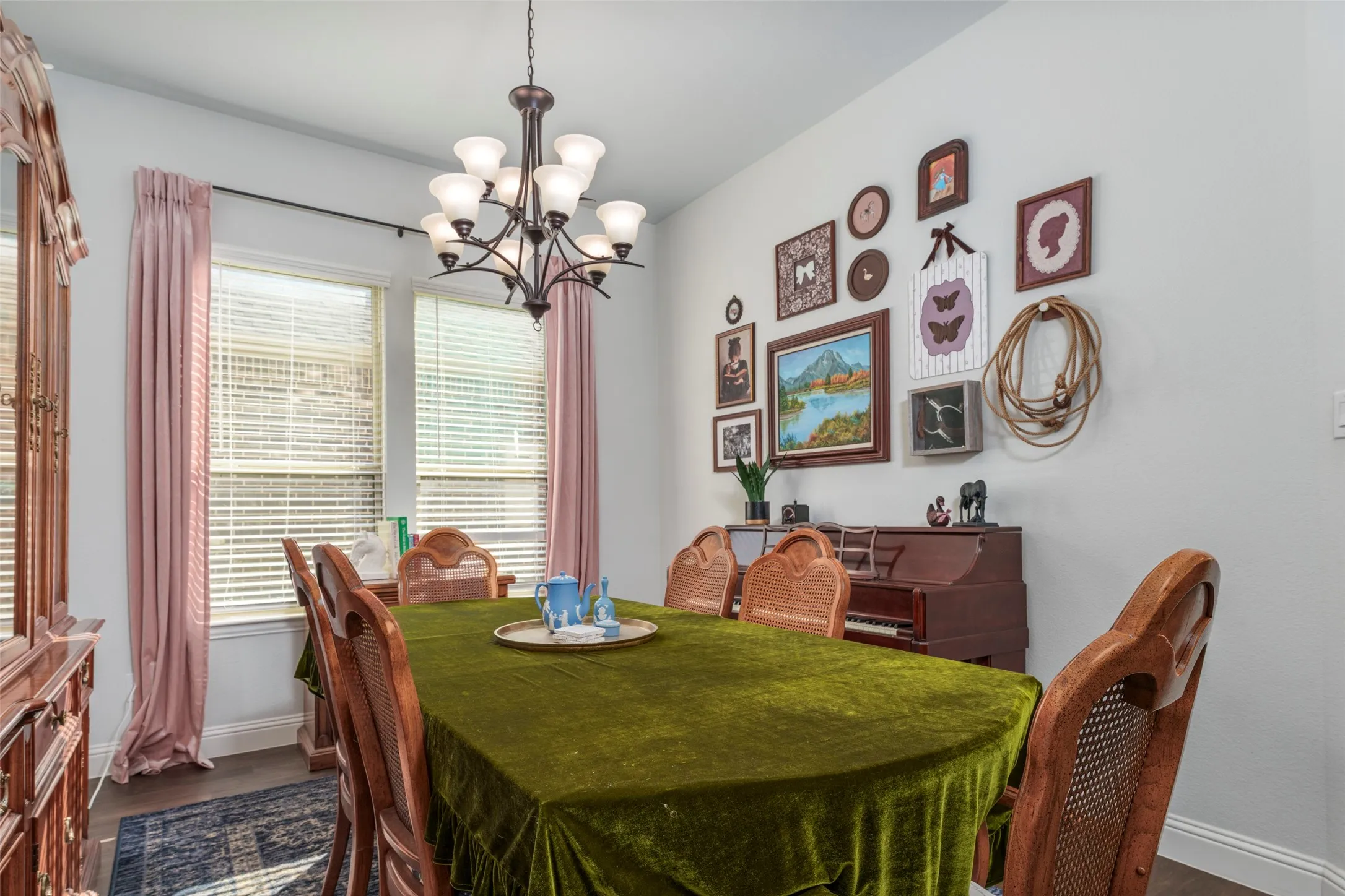 Nice sized dining room is waiting for you to entertain guests.