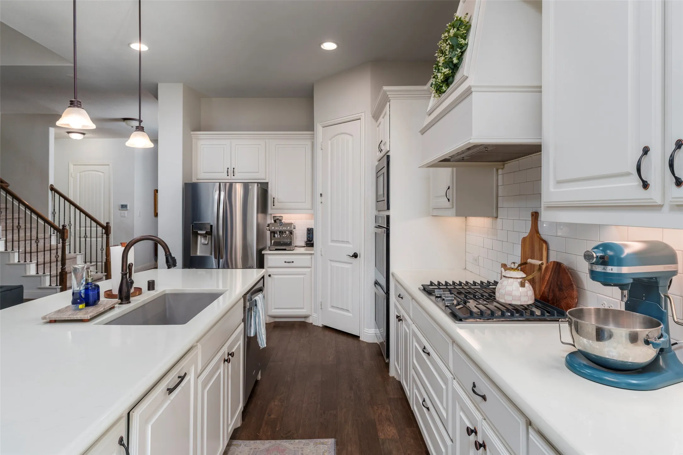 Single Family Residence For Sale in Tarrant County , 1904 Lasseter Drive, Mansfield, Texas 76063, 5 Bedroom, 4 Bathroom, 3 Garage spaces, 3,326 Sqft, built in 2020, mls#21374706, Real Estate Agent in Mansfield, Homes For Sale in Tarrant county, Homes For Sale in Mansfield, Realtor in Mansfield Texas, Real Estate Brokerage Independent Realty Texas, Luminita Cordes Realtor