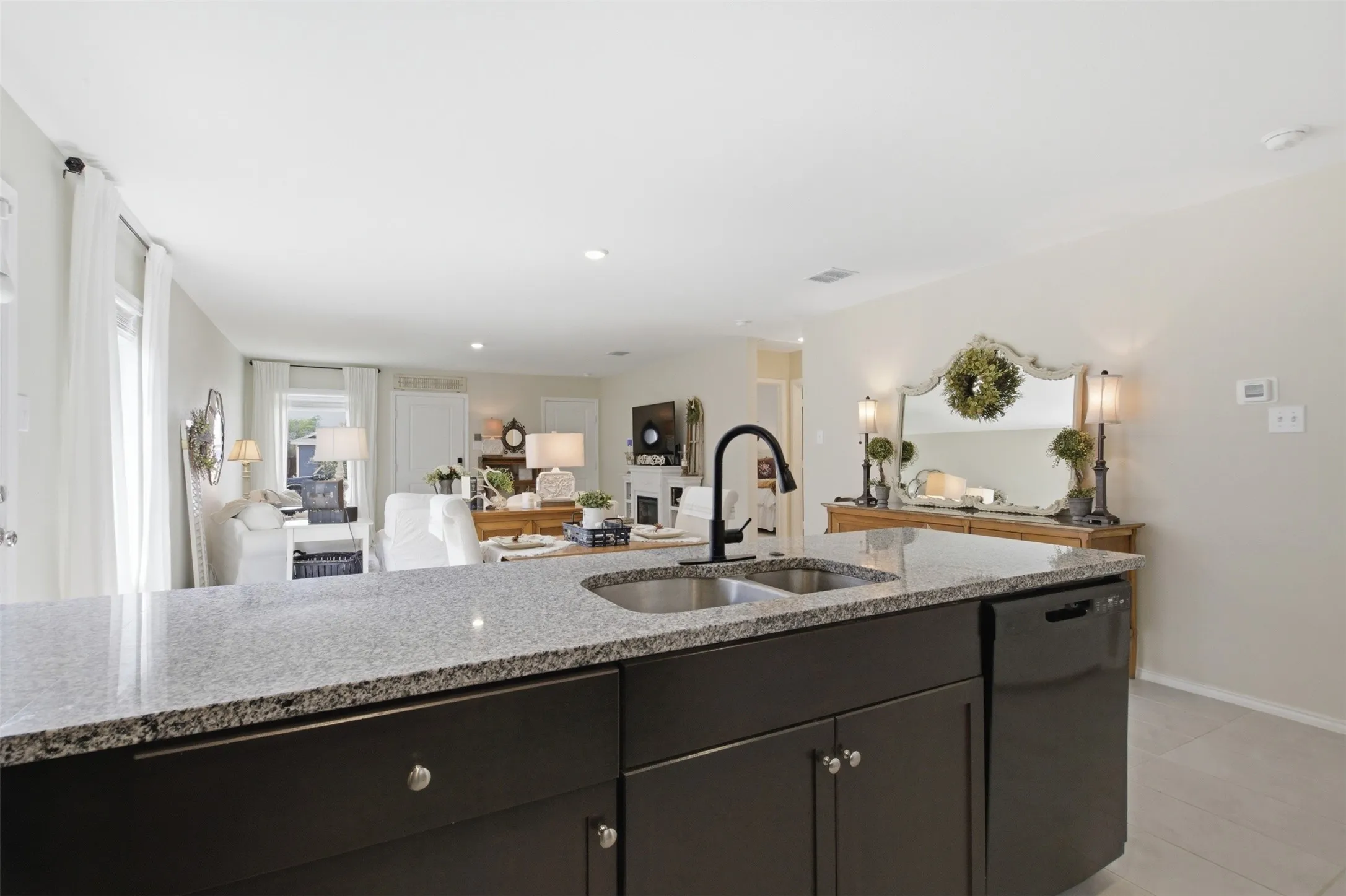 Single Family Residence For Rent in Collin County , 5969 Sumlin Way, Princeton, Texas 75407, 3 Bedroom, 2 Bathroom, 2 Garage spaces, 1,262 Sqft, built in 2023, mls#21376778, Real Estate Agent in Princeton, Homes For Rent in Collin county, Homes For Rent in Princeton, Realtor in Princeton Texas, Real Estate Brokerage Independent Realty Texas, Luminita Cordes Realtor