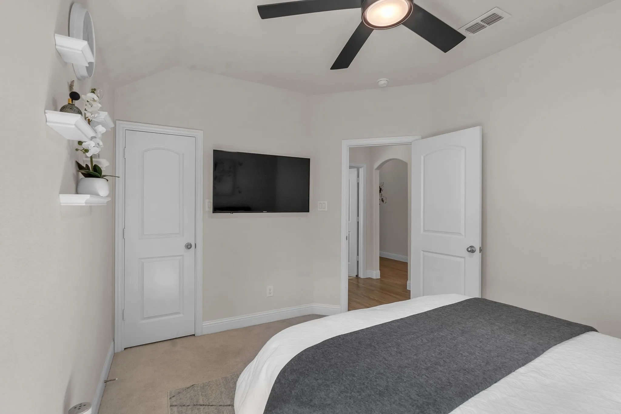 Single Family Residence For Sale in Tarrant County , 5605 SALT SPRINGS Drive, Fort Worth, Texas 76179, 4 Bedroom, 2 Bathroom, 2 Garage spaces, 1,908 Sqft, built in 2017, mls#21376594, Real Estate Agent in Fort Worth, Homes For Sale in Tarrant county, Homes For Sale in Fort Worth, Realtor in Fort Worth Texas, Real Estate Brokerage Independent Realty Texas, Luminita Cordes Realtor