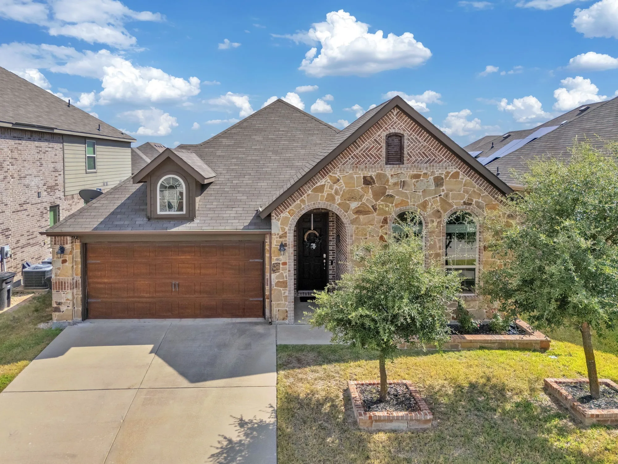 Single Family Residence For Sale in Tarrant County , 5605 SALT SPRINGS Drive, Fort Worth, Texas 76179, 4 Bedroom, 2 Bathroom, 2 Garage spaces, 1,908 Sqft, built in 2017, mls#21376594, Real Estate Agent in Fort Worth, Homes For Sale in Tarrant county, Homes For Sale in Fort Worth, Realtor in Fort Worth Texas, Real Estate Brokerage Independent Realty Texas, Luminita Cordes Realtor