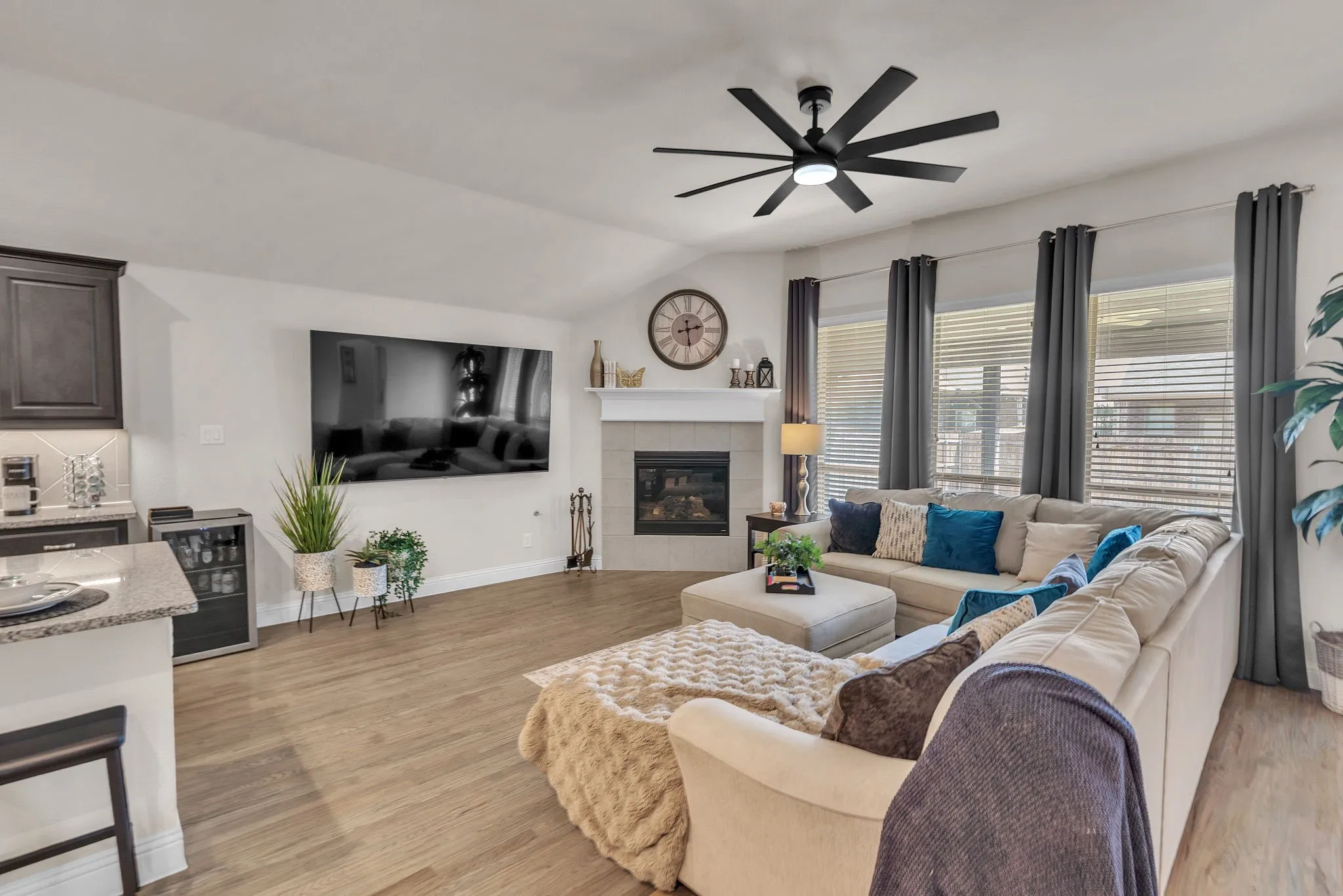 Single Family Residence For Sale in Tarrant County , 5605 SALT SPRINGS Drive, Fort Worth, Texas 76179, 4 Bedroom, 2 Bathroom, 2 Garage spaces, 1,908 Sqft, built in 2017, mls#21376594, Real Estate Agent in Fort Worth, Homes For Sale in Tarrant county, Homes For Sale in Fort Worth, Realtor in Fort Worth Texas, Real Estate Brokerage Independent Realty Texas, Luminita Cordes Realtor