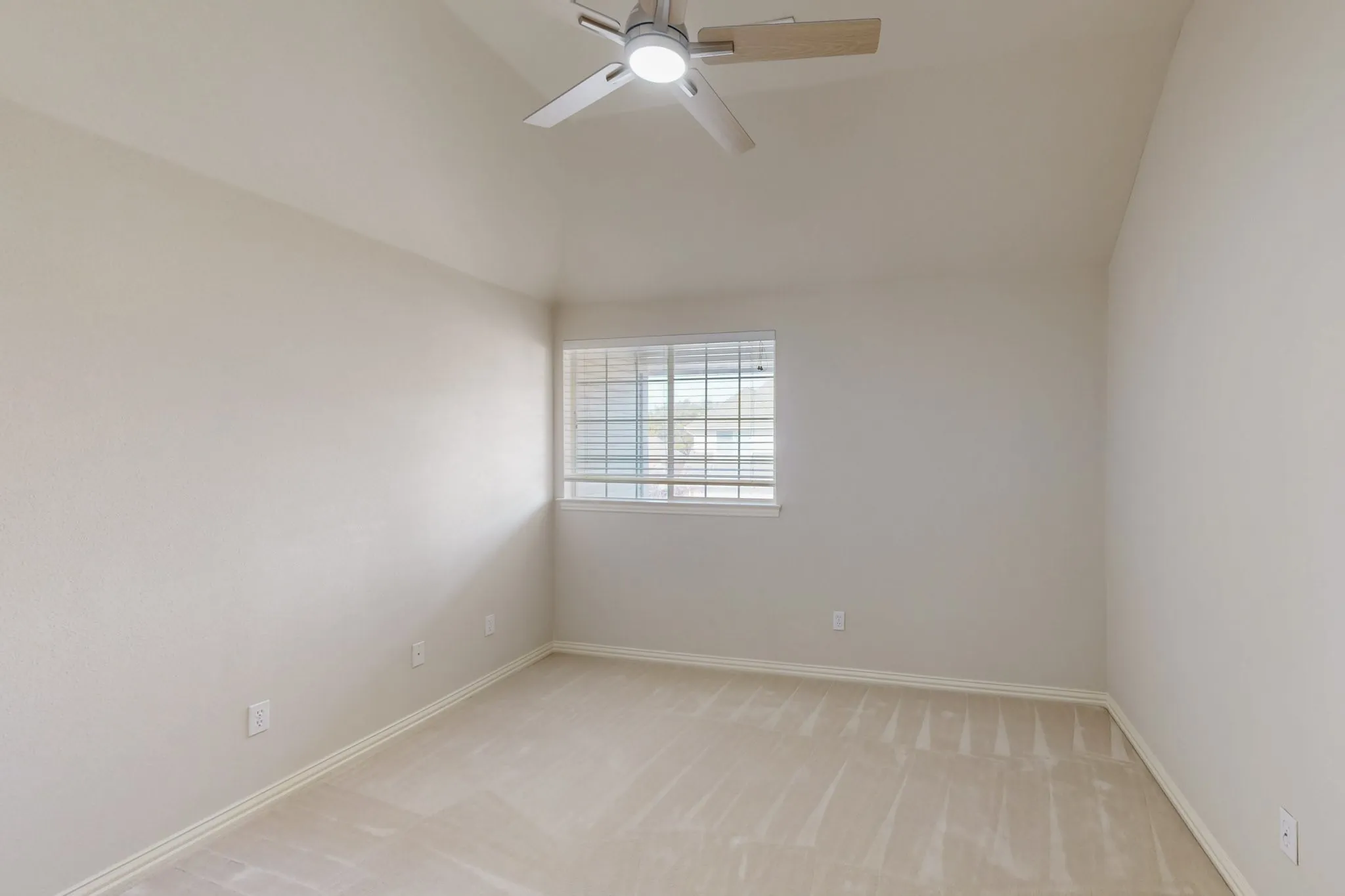 Single Family Residence For Rent in Collin County , 4033 Reading Drive, Plano, Texas 75093, 5 Bedroom, 4 Bathroom, 3 Garage spaces, 3,703 Sqft, built in 1996, mls#21376789, Real Estate Agent in Plano, Homes For Rent in Collin county, Homes For Rent in Plano, Realtor in Plano Texas, Real Estate Brokerage Independent Realty Texas, Luminita Cordes Realtor