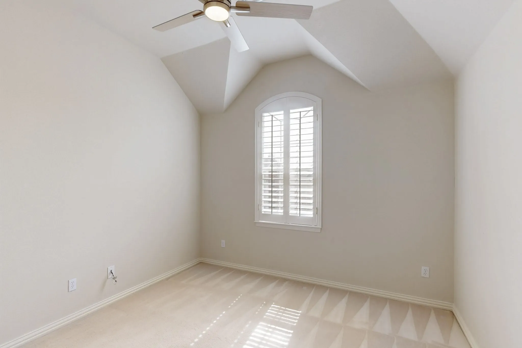 Single Family Residence For Rent in Collin County , 4033 Reading Drive, Plano, Texas 75093, 5 Bedroom, 4 Bathroom, 3 Garage spaces, 3,703 Sqft, built in 1996, mls#21376789, Real Estate Agent in Plano, Homes For Rent in Collin county, Homes For Rent in Plano, Realtor in Plano Texas, Real Estate Brokerage Independent Realty Texas, Luminita Cordes Realtor