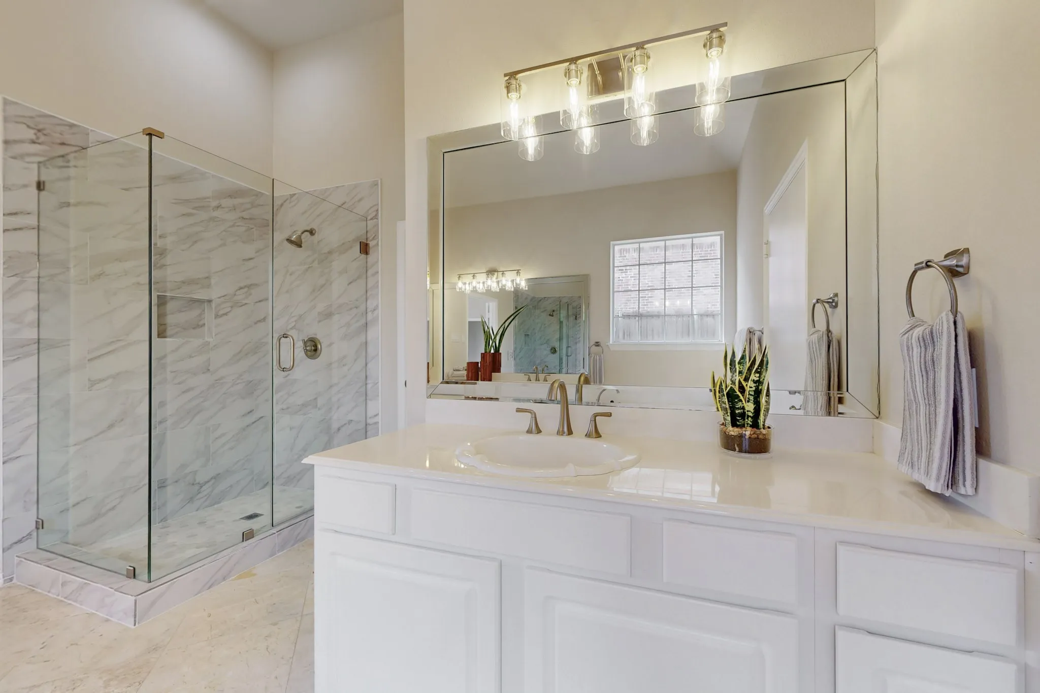 Single Family Residence For Rent in Collin County , 4033 Reading Drive, Plano, Texas 75093, 5 Bedroom, 4 Bathroom, 3 Garage spaces, 3,703 Sqft, built in 1996, mls#21376789, Real Estate Agent in Plano, Homes For Rent in Collin county, Homes For Rent in Plano, Realtor in Plano Texas, Real Estate Brokerage Independent Realty Texas, Luminita Cordes Realtor