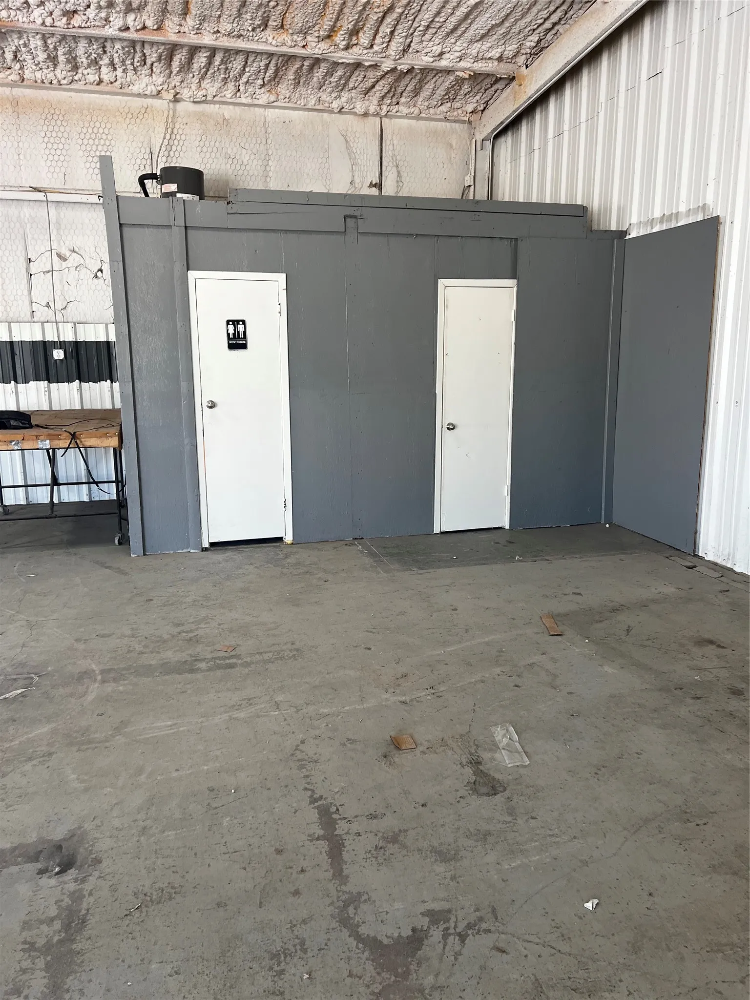 Industrial For Rent in Parker County , 1806 N MAIN Street, Weatherford, Texas 76085, 0, 0, Garage spaces, 5,750 Sqft, built in 1985, mls#21375898, Real Estate Agent in Weatherford, Homes For Rent in Parker county, Homes For Rent in Weatherford, Realtor in Weatherford Texas, Real Estate Brokerage Independent Realty Texas, Luminita Cordes Realtor
