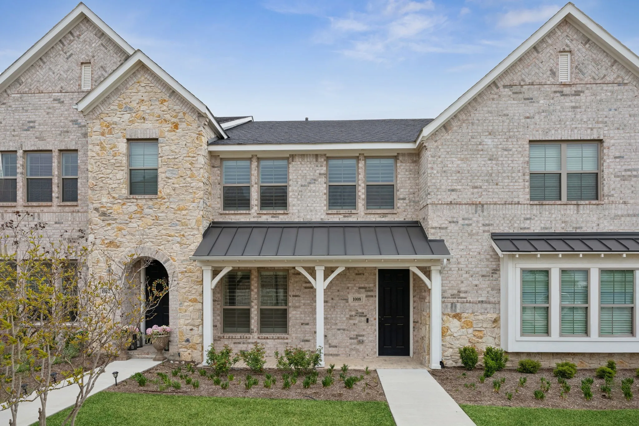 Two-story Townhouse in Harvest