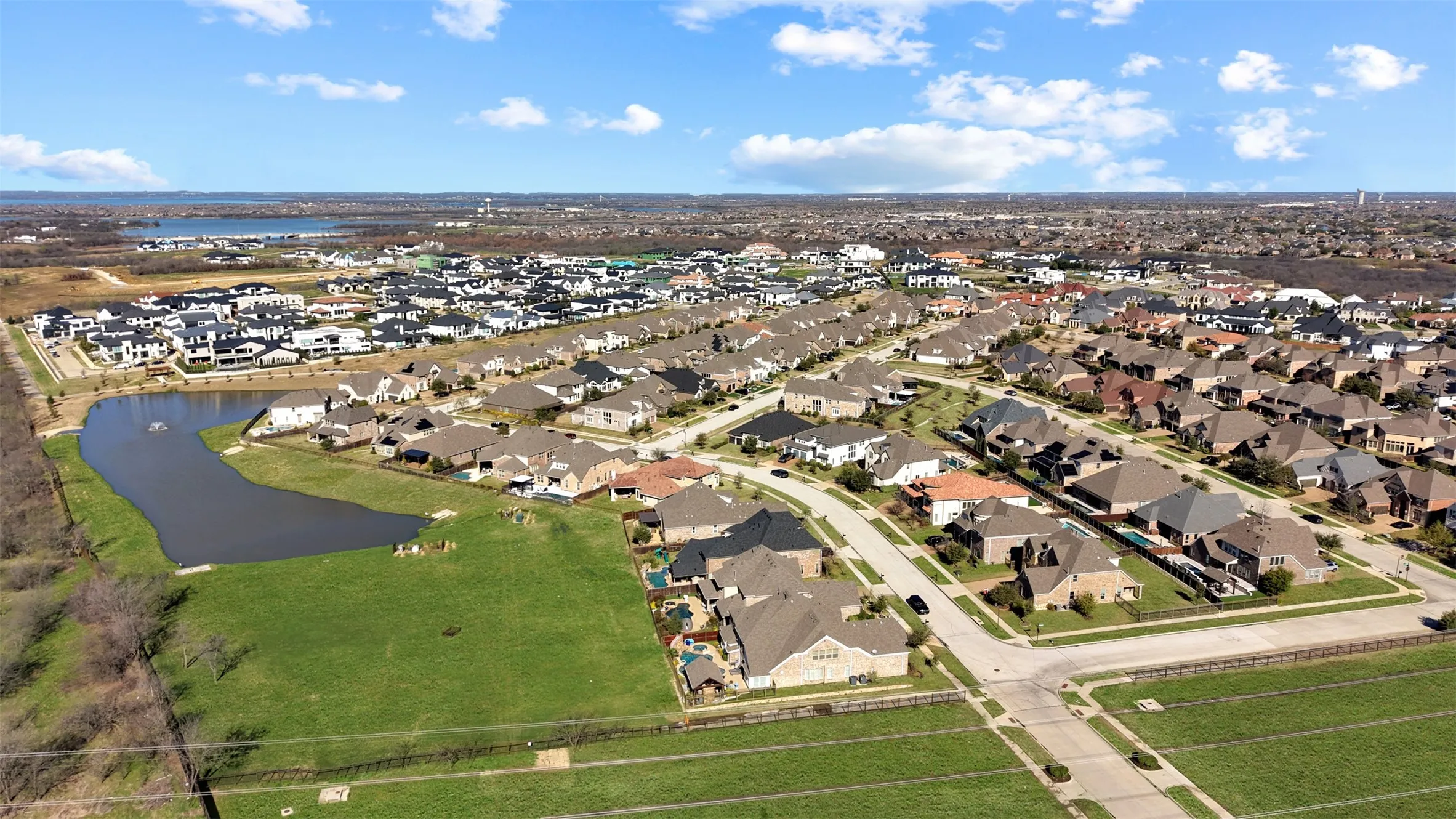 Single Family Residence For Sale in Denton County , 2143 Alcove Drive, Frisco, Texas 75034, 4 Bedroom, 4 Bathroom, 3 Garage spaces, 3,670 Sqft, built in 2016, mls#21376792, Real Estate Agent in Frisco, Homes For Sale in Denton county, Homes For Sale in Frisco, Realtor in Frisco Texas, Real Estate Brokerage Independent Realty Texas, Luminita Cordes Realtor