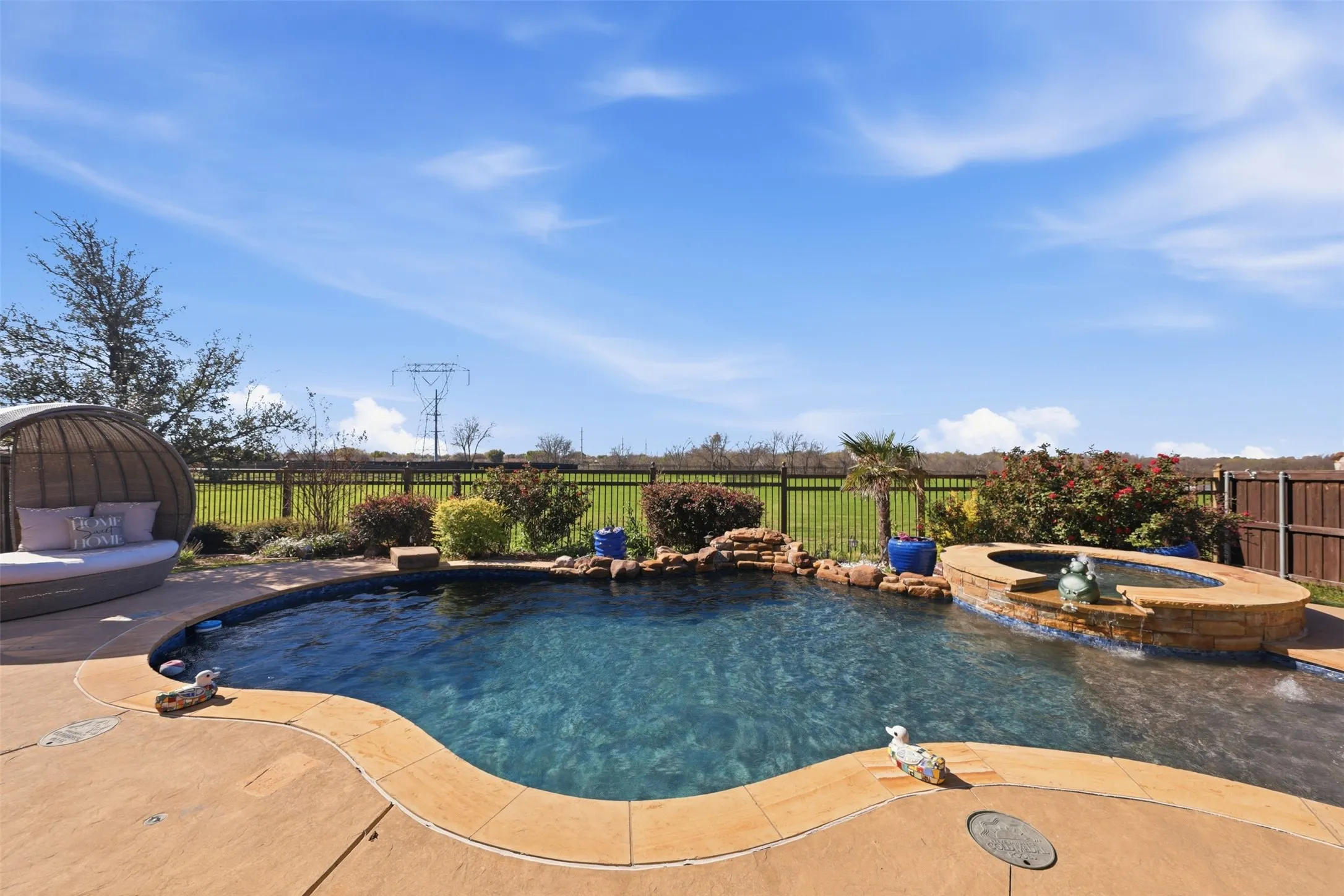 Single Family Residence For Sale in Denton County , 2143 Alcove Drive, Frisco, Texas 75034, 4 Bedroom, 4 Bathroom, 3 Garage spaces, 3,670 Sqft, built in 2016, mls#21376792, Real Estate Agent in Frisco, Homes For Sale in Denton county, Homes For Sale in Frisco, Realtor in Frisco Texas, Real Estate Brokerage Independent Realty Texas, Luminita Cordes Realtor