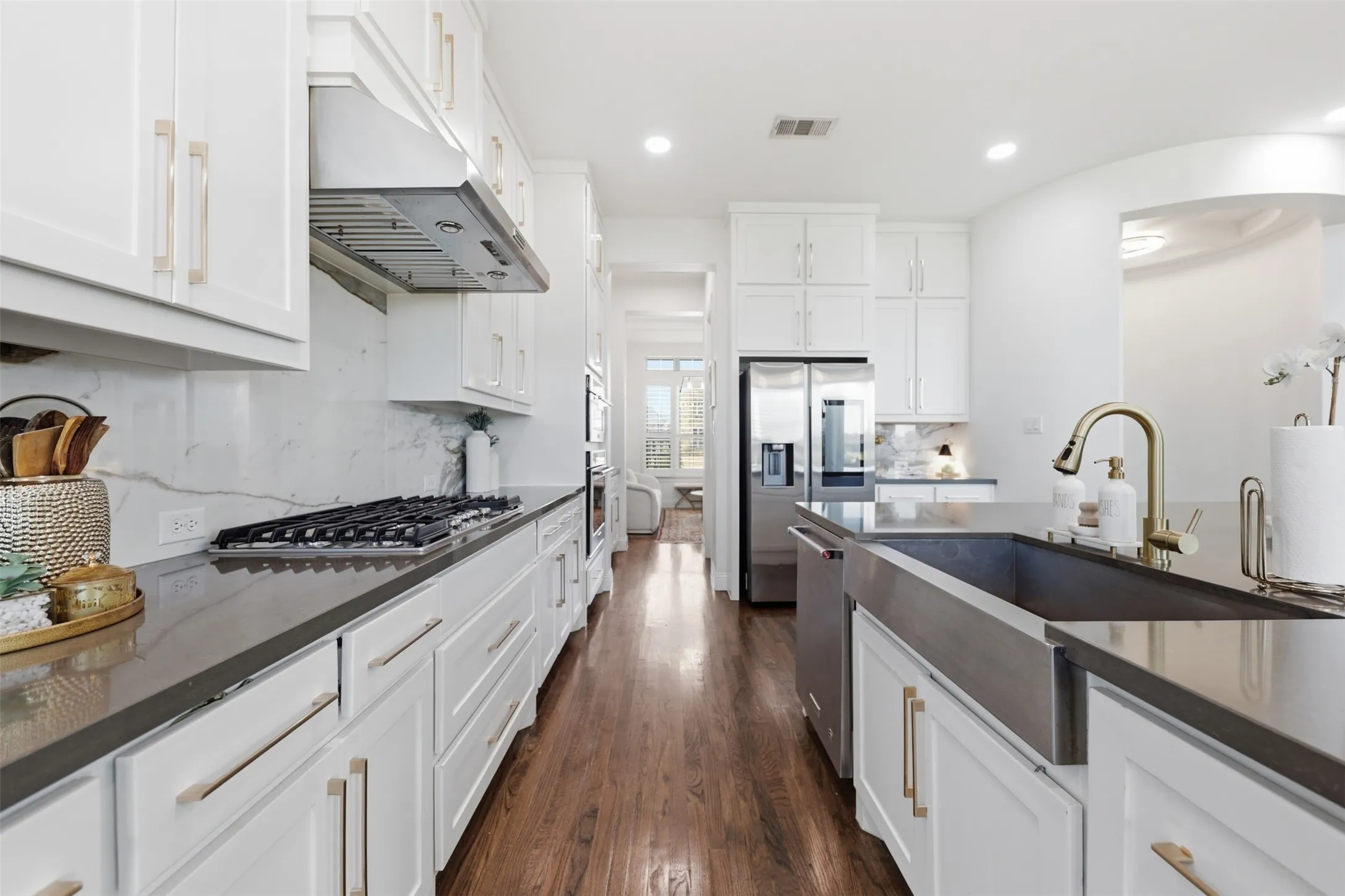 Single Family Residence For Sale in Denton County , 2143 Alcove Drive, Frisco, Texas 75034, 4 Bedroom, 4 Bathroom, 3 Garage spaces, 3,670 Sqft, built in 2016, mls#21376792, Real Estate Agent in Frisco, Homes For Sale in Denton county, Homes For Sale in Frisco, Realtor in Frisco Texas, Real Estate Brokerage Independent Realty Texas, Luminita Cordes Realtor