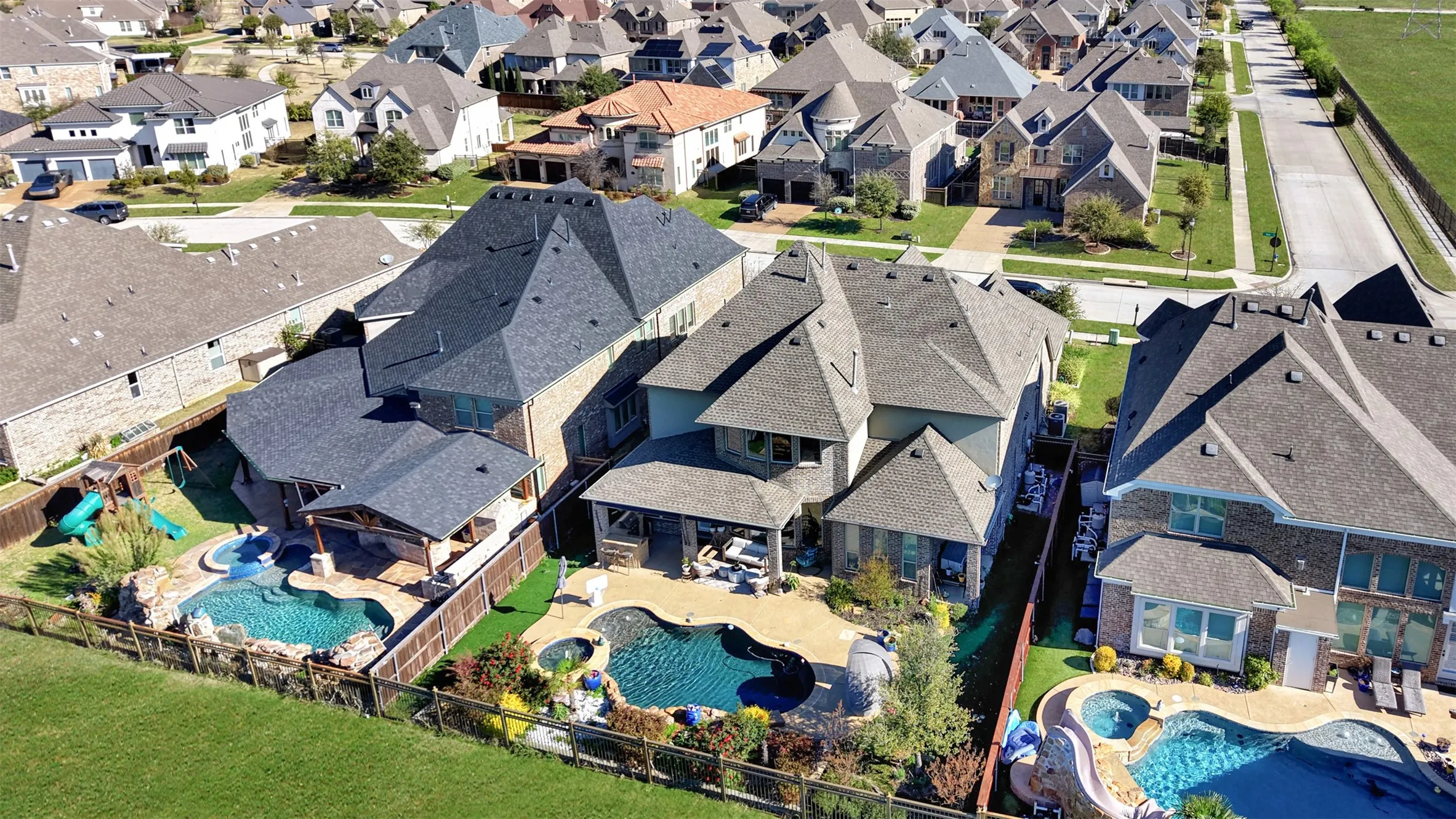 Single Family Residence For Sale in Denton County , 2143 Alcove Drive, Frisco, Texas 75034, 4 Bedroom, 4 Bathroom, 3 Garage spaces, 3,670 Sqft, built in 2016, mls#21376792, Real Estate Agent in Frisco, Homes For Sale in Denton county, Homes For Sale in Frisco, Realtor in Frisco Texas, Real Estate Brokerage Independent Realty Texas, Luminita Cordes Realtor