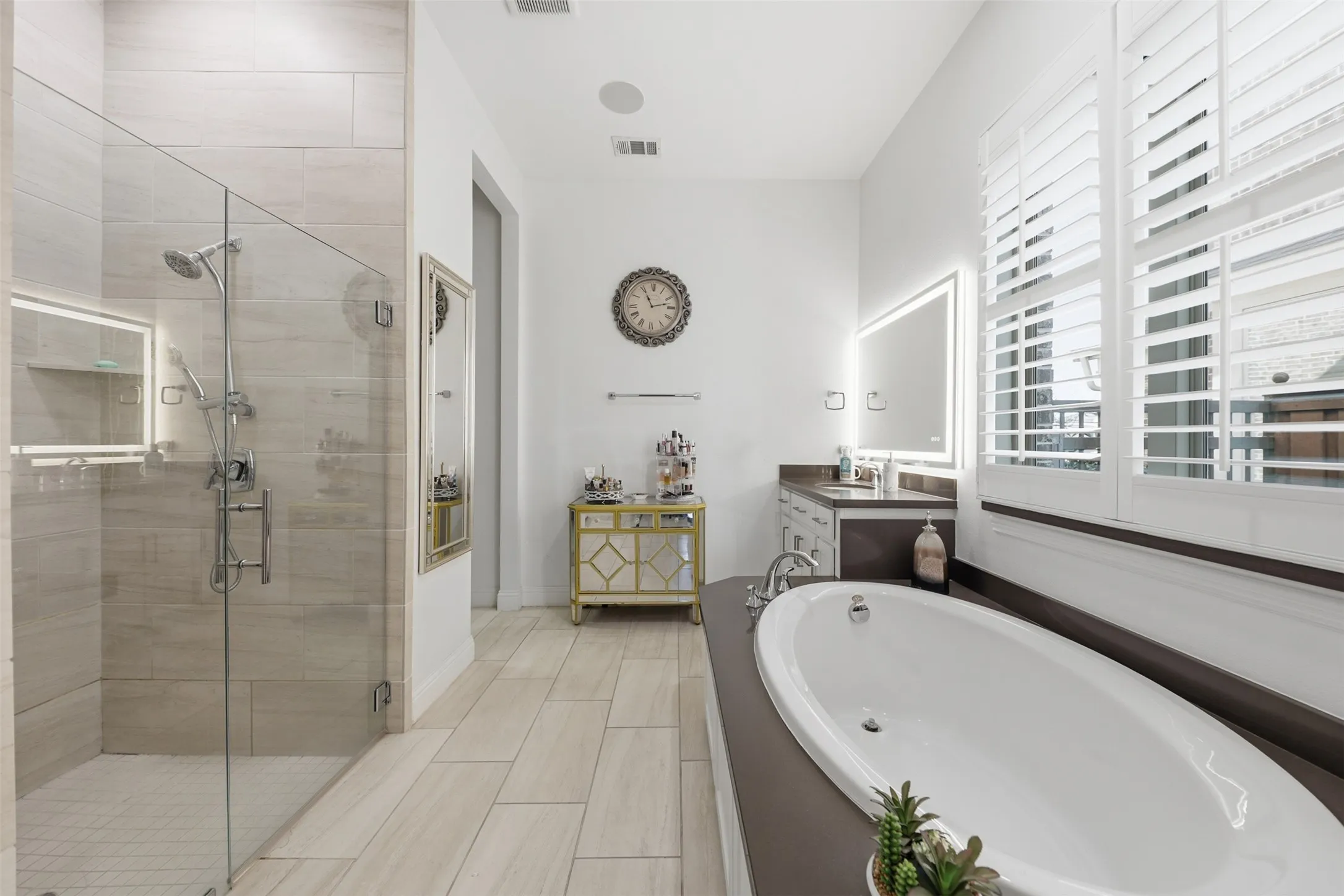 Single Family Residence For Sale in Denton County , 2143 Alcove Drive, Frisco, Texas 75034, 4 Bedroom, 4 Bathroom, 3 Garage spaces, 3,670 Sqft, built in 2016, mls#21376792, Real Estate Agent in Frisco, Homes For Sale in Denton county, Homes For Sale in Frisco, Realtor in Frisco Texas, Real Estate Brokerage Independent Realty Texas, Luminita Cordes Realtor