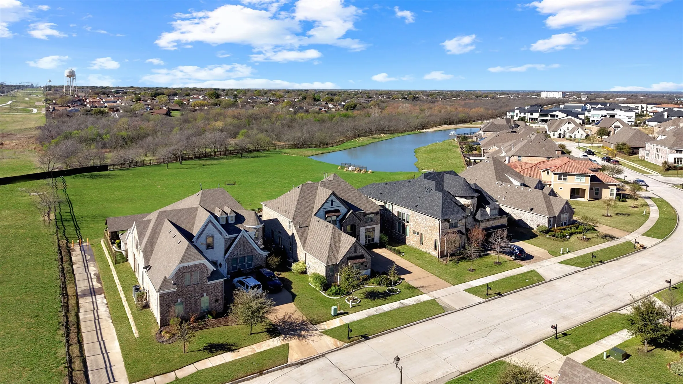 Single Family Residence For Sale in Denton County , 2143 Alcove Drive, Frisco, Texas 75034, 4 Bedroom, 4 Bathroom, 3 Garage spaces, 3,670 Sqft, built in 2016, mls#21376792, Real Estate Agent in Frisco, Homes For Sale in Denton county, Homes For Sale in Frisco, Realtor in Frisco Texas, Real Estate Brokerage Independent Realty Texas, Luminita Cordes Realtor