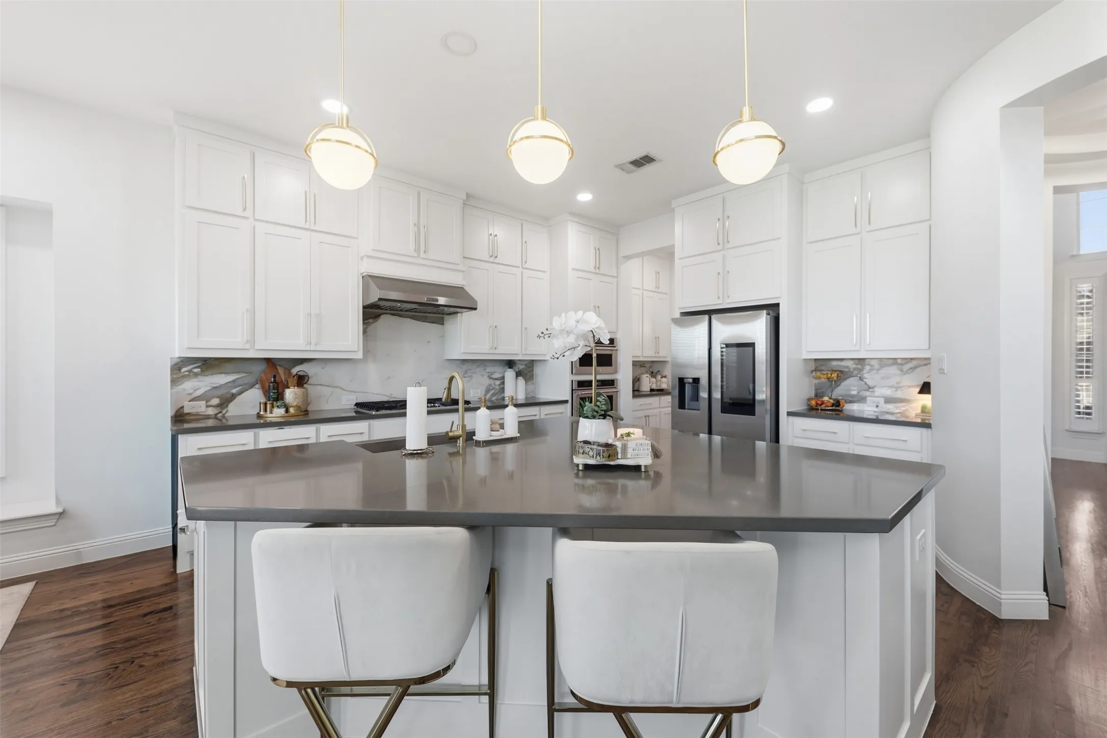 Single Family Residence For Sale in Denton County , 2143 Alcove Drive, Frisco, Texas 75034, 4 Bedroom, 4 Bathroom, 3 Garage spaces, 3,670 Sqft, built in 2016, mls#21376792, Real Estate Agent in Frisco, Homes For Sale in Denton county, Homes For Sale in Frisco, Realtor in Frisco Texas, Real Estate Brokerage Independent Realty Texas, Luminita Cordes Realtor