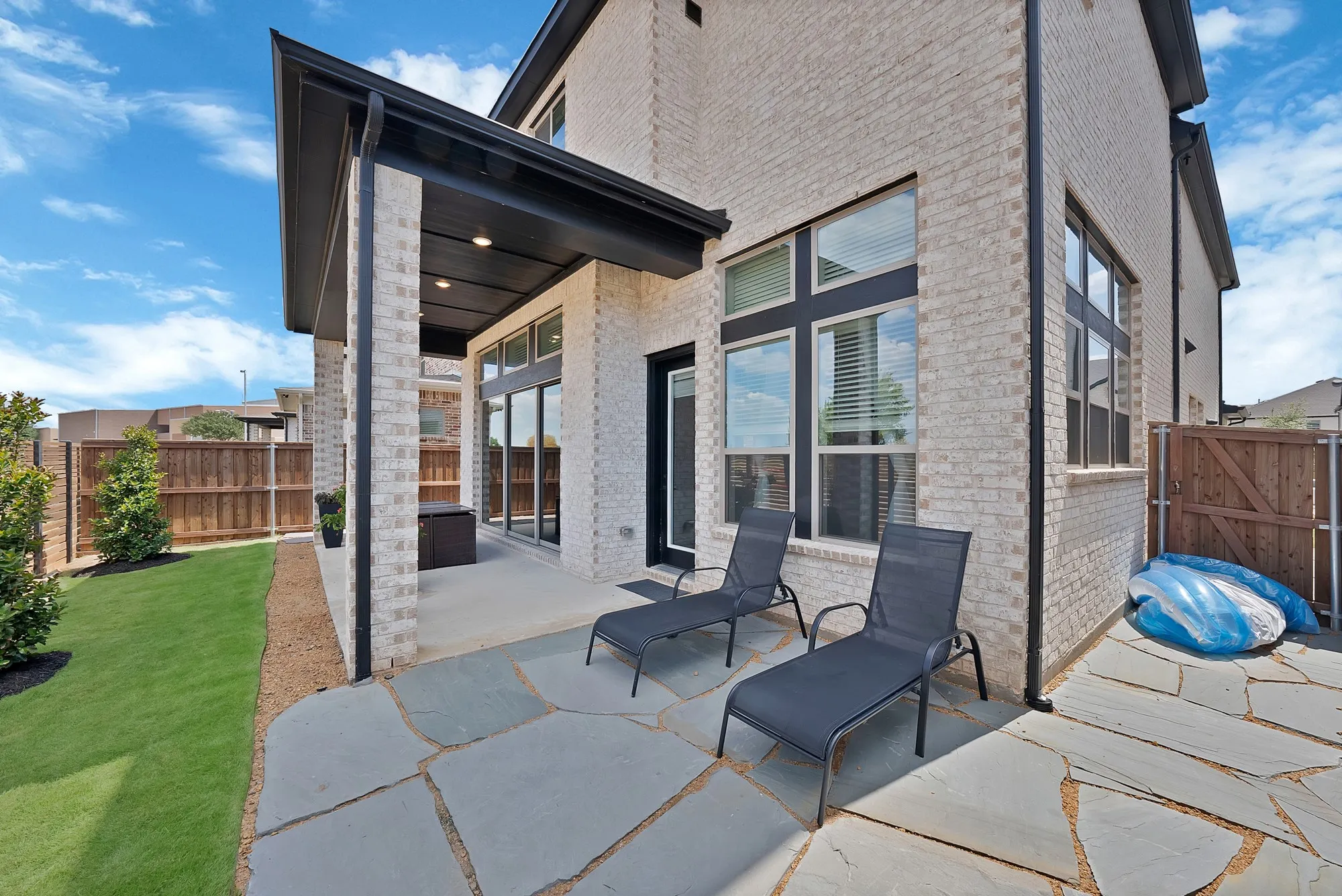 Single Family Residence For Sale in Denton County , 2585 Four Roses Drive, Lewisville, Texas 75056, 3 Bedroom, 3 Bathroom, 2 Garage spaces, 2,745 Sqft, built in 2023, mls#21372581, Real Estate Agent in Lewisville, Homes For Sale in Denton county, Homes For Sale in Lewisville, Realtor in Lewisville Texas, Real Estate Brokerage Independent Realty Texas, Luminita Cordes Realtor