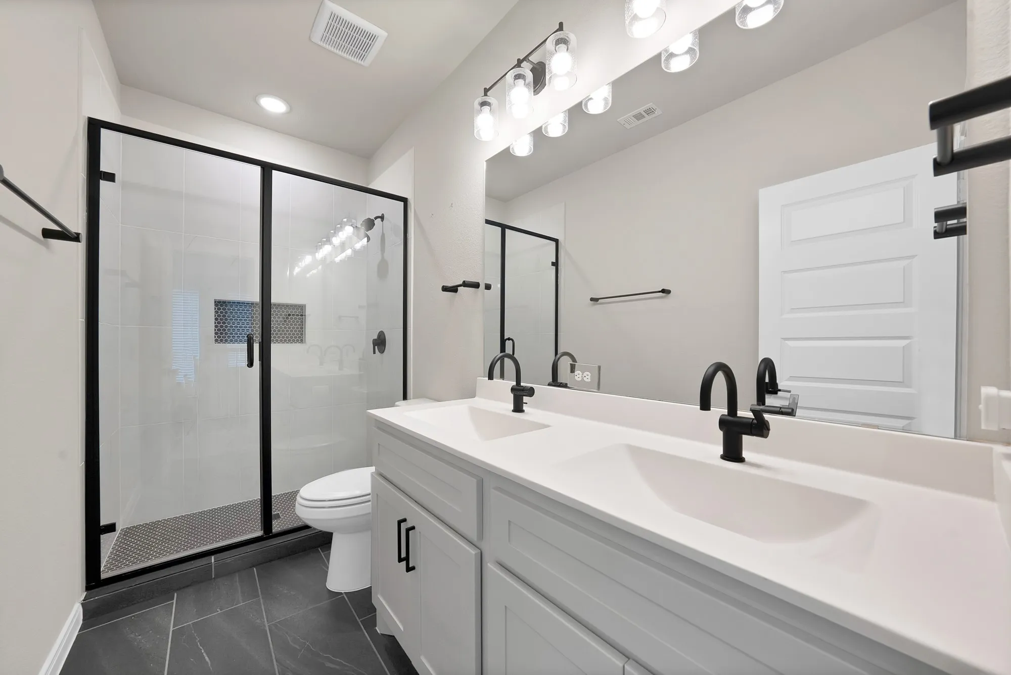 Single Family Residence For Sale in Denton County , 2585 Four Roses Drive, Lewisville, Texas 75056, 3 Bedroom, 3 Bathroom, 2 Garage spaces, 2,745 Sqft, built in 2023, mls#21372581, Real Estate Agent in Lewisville, Homes For Sale in Denton county, Homes For Sale in Lewisville, Realtor in Lewisville Texas, Real Estate Brokerage Independent Realty Texas, Luminita Cordes Realtor